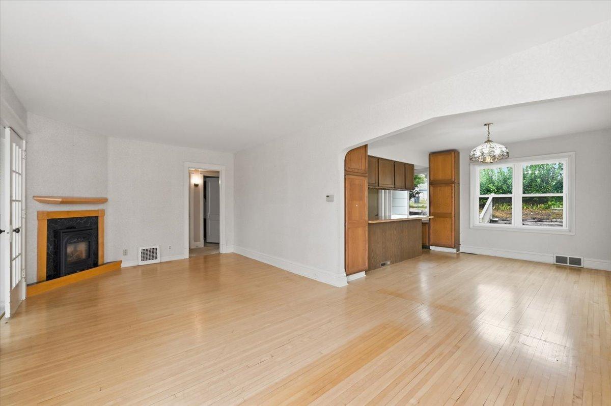 2417 Jefferson Street Property Photo 3