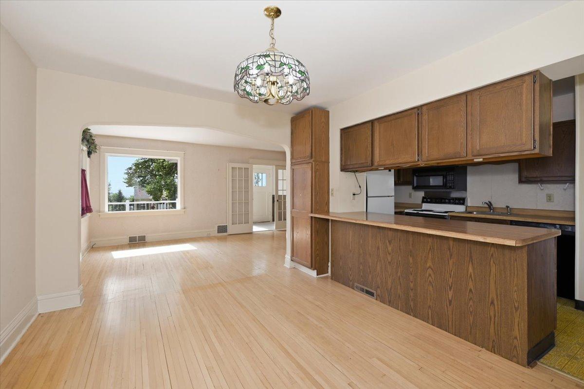 2417 Jefferson Street Property Photo 6