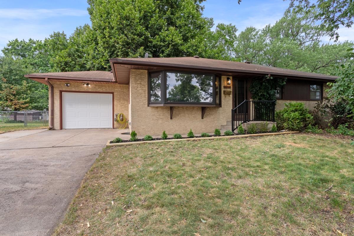 5725 Northport Drive Property Photo 1