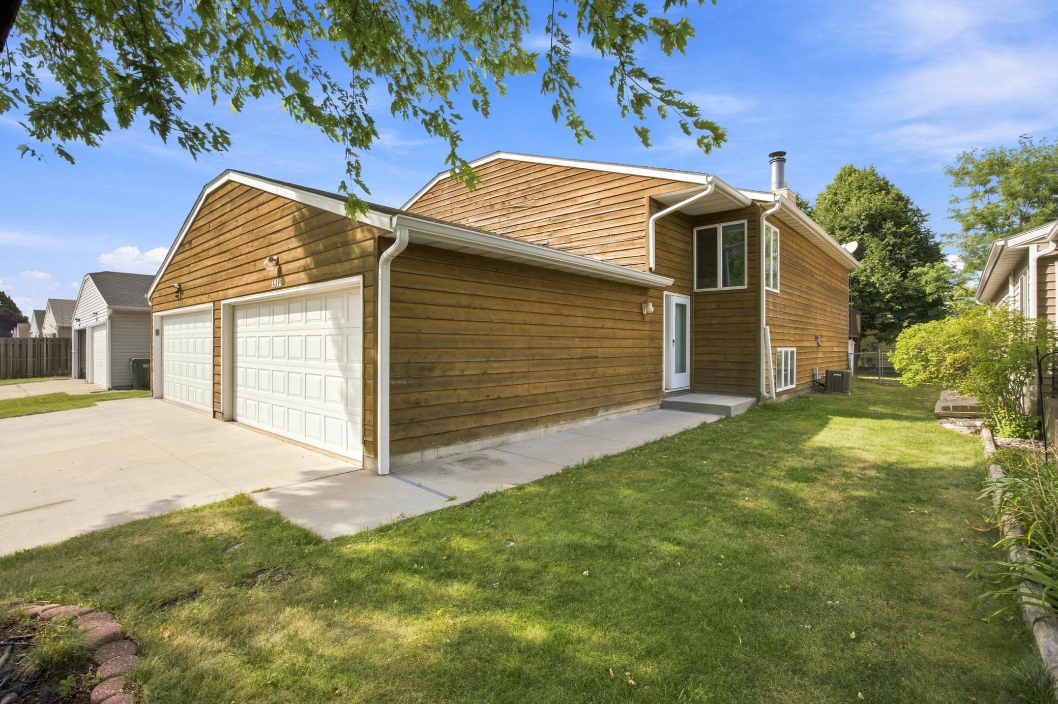 1513 28th Avenue S Property Photo 1