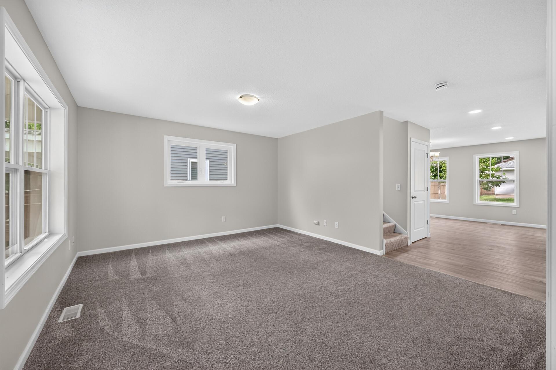 2131 Bryant Avenue N Property Photo 6