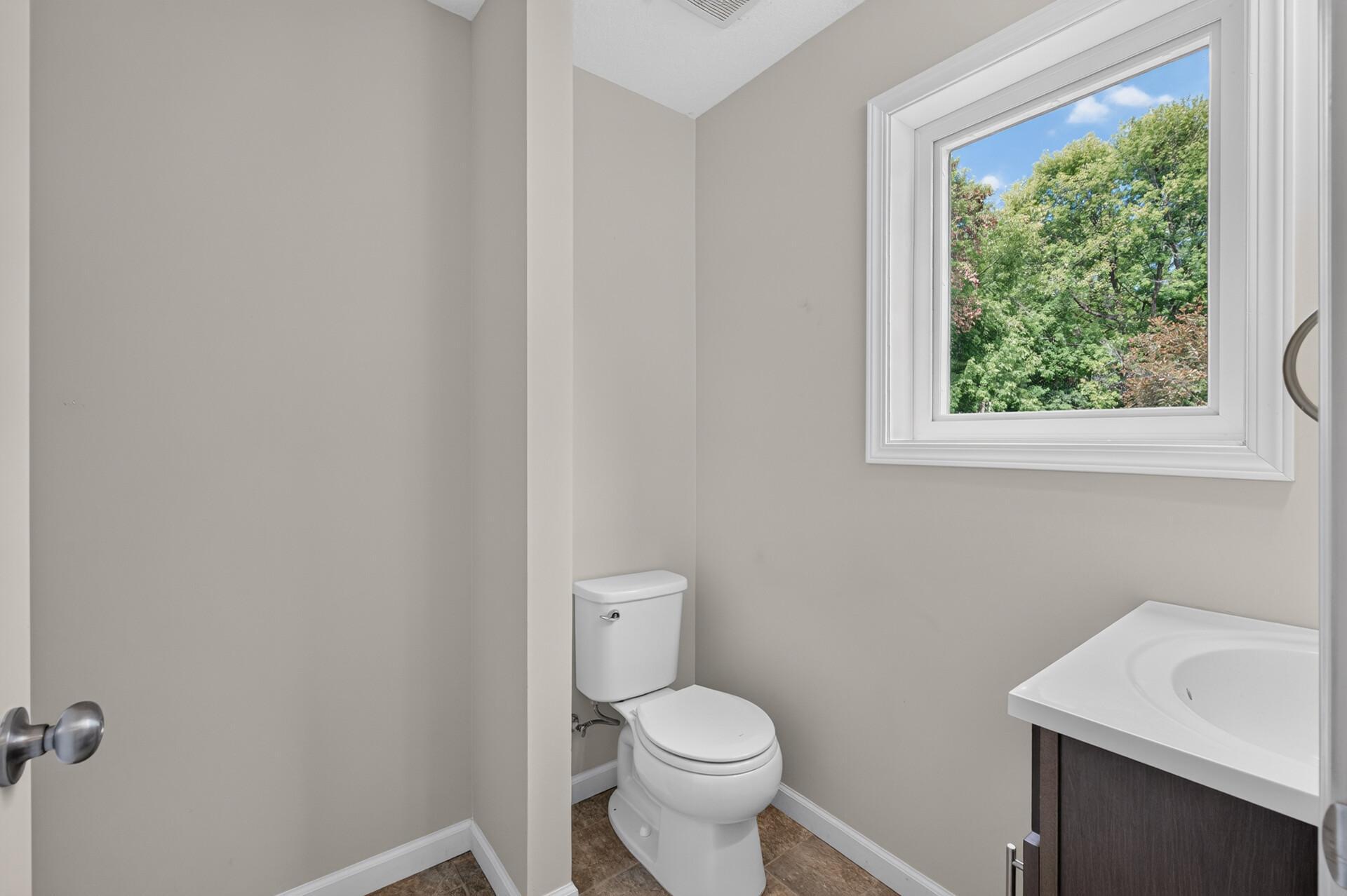 2131 Bryant Avenue N Property Photo 14
