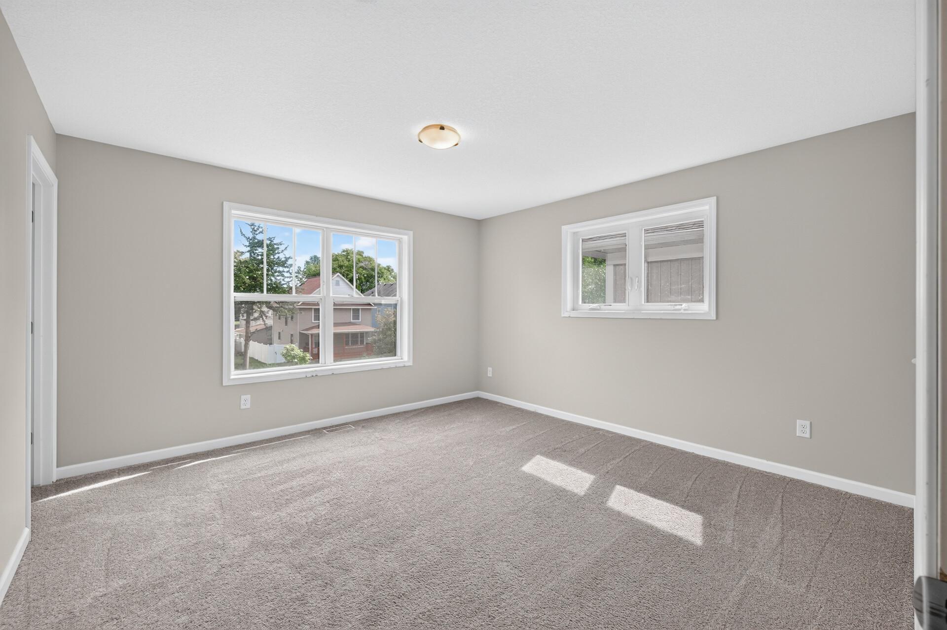 2131 Bryant Avenue N Property Photo 17