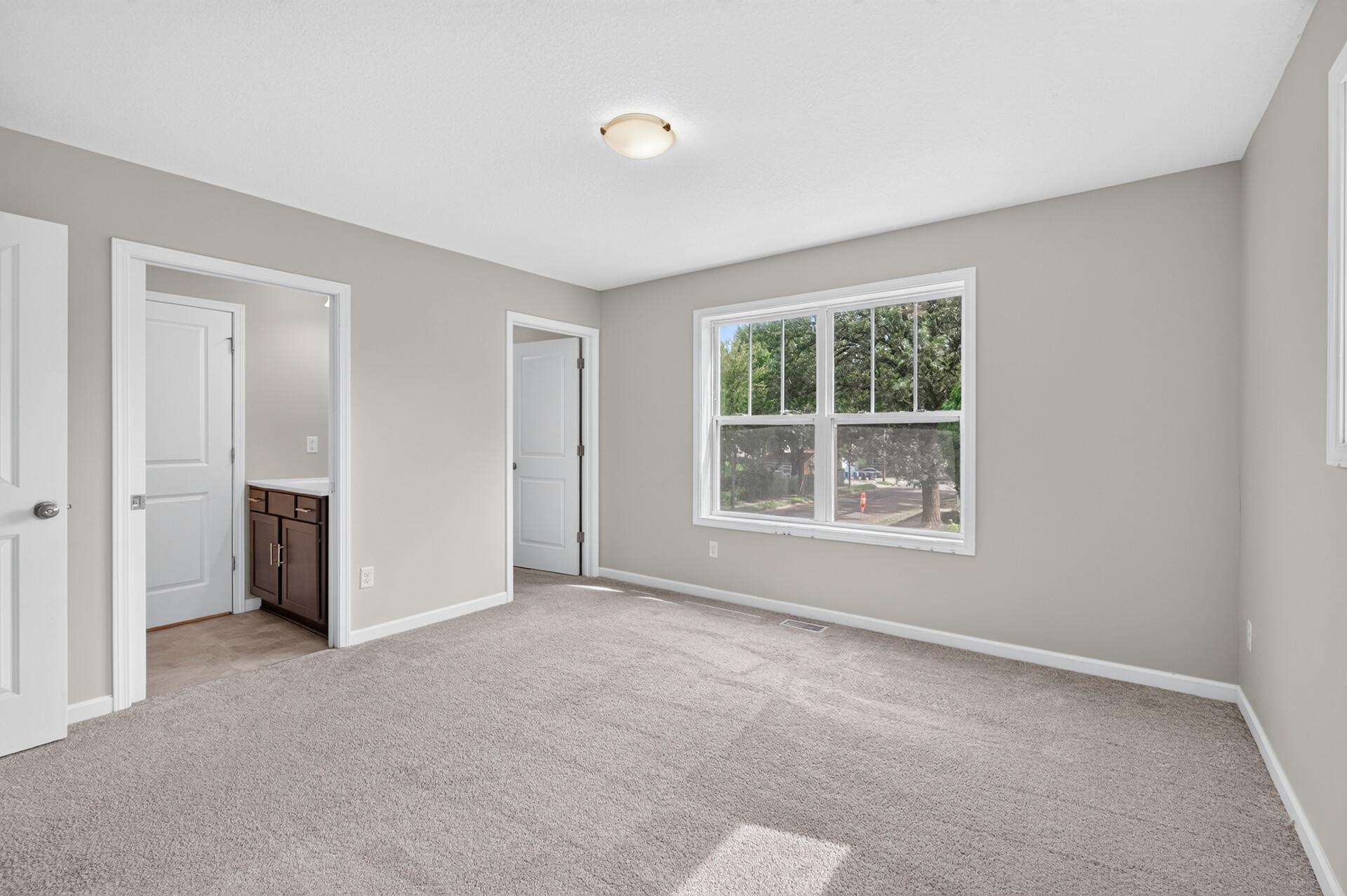 2131 Bryant Avenue N Property Photo 18