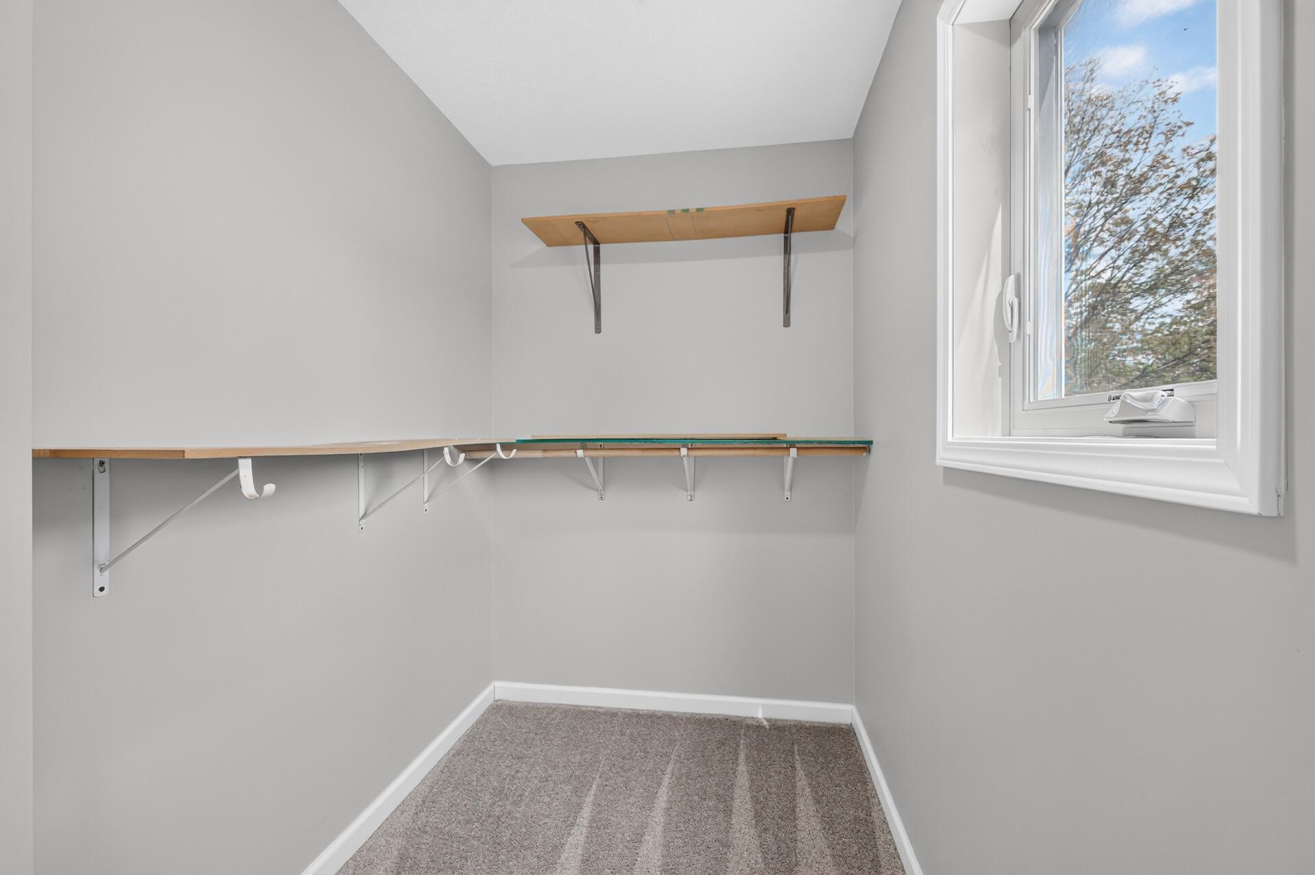 2131 Bryant Avenue N Property Photo 19