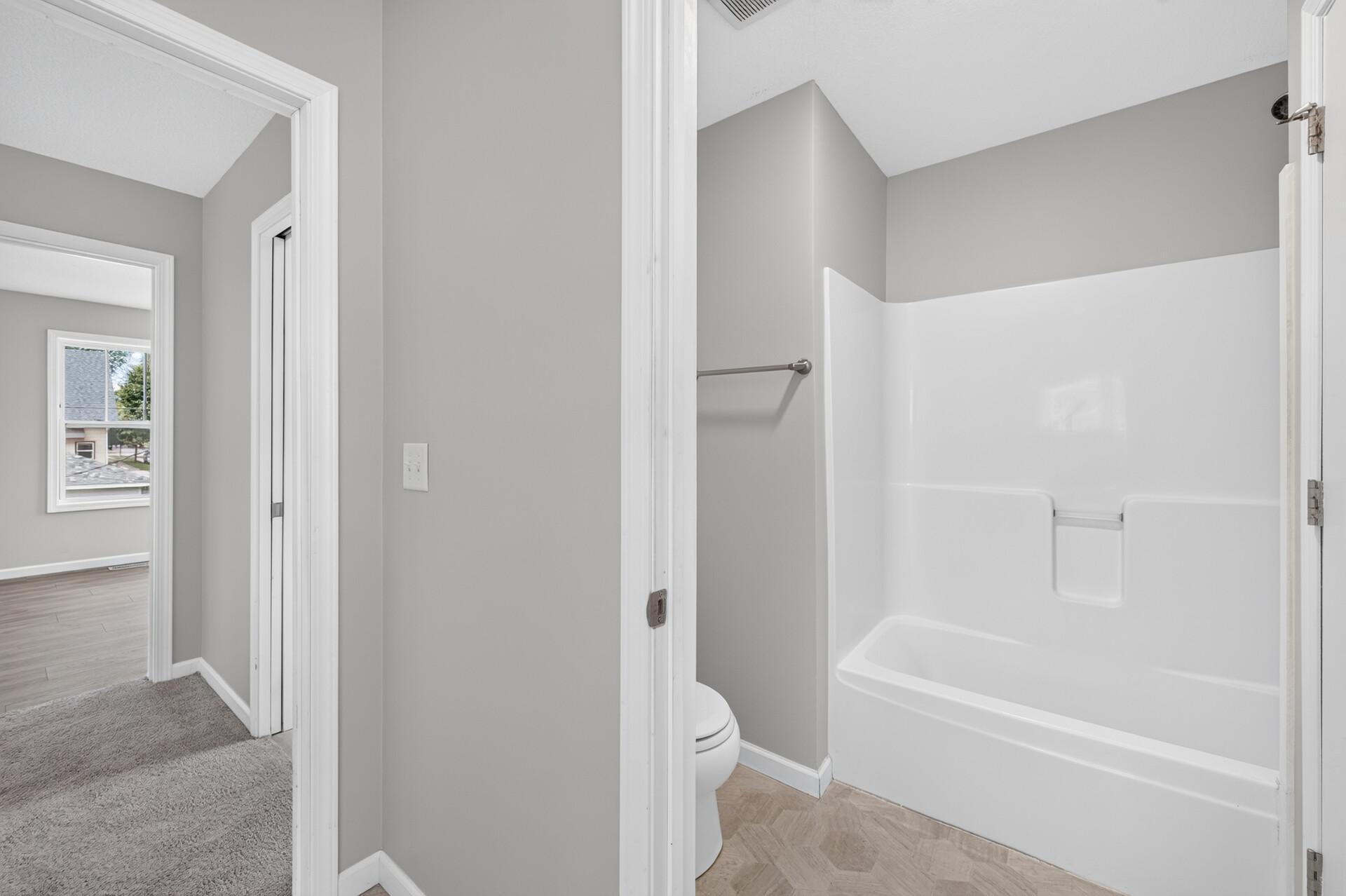 2131 Bryant Avenue N Property Photo 25