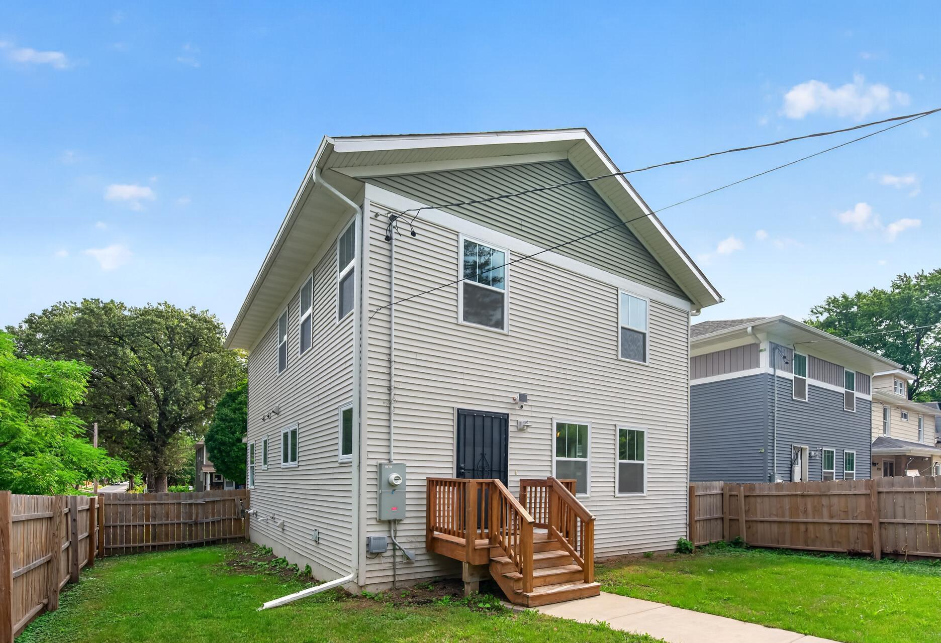 2131 Bryant Avenue N Property Photo 32