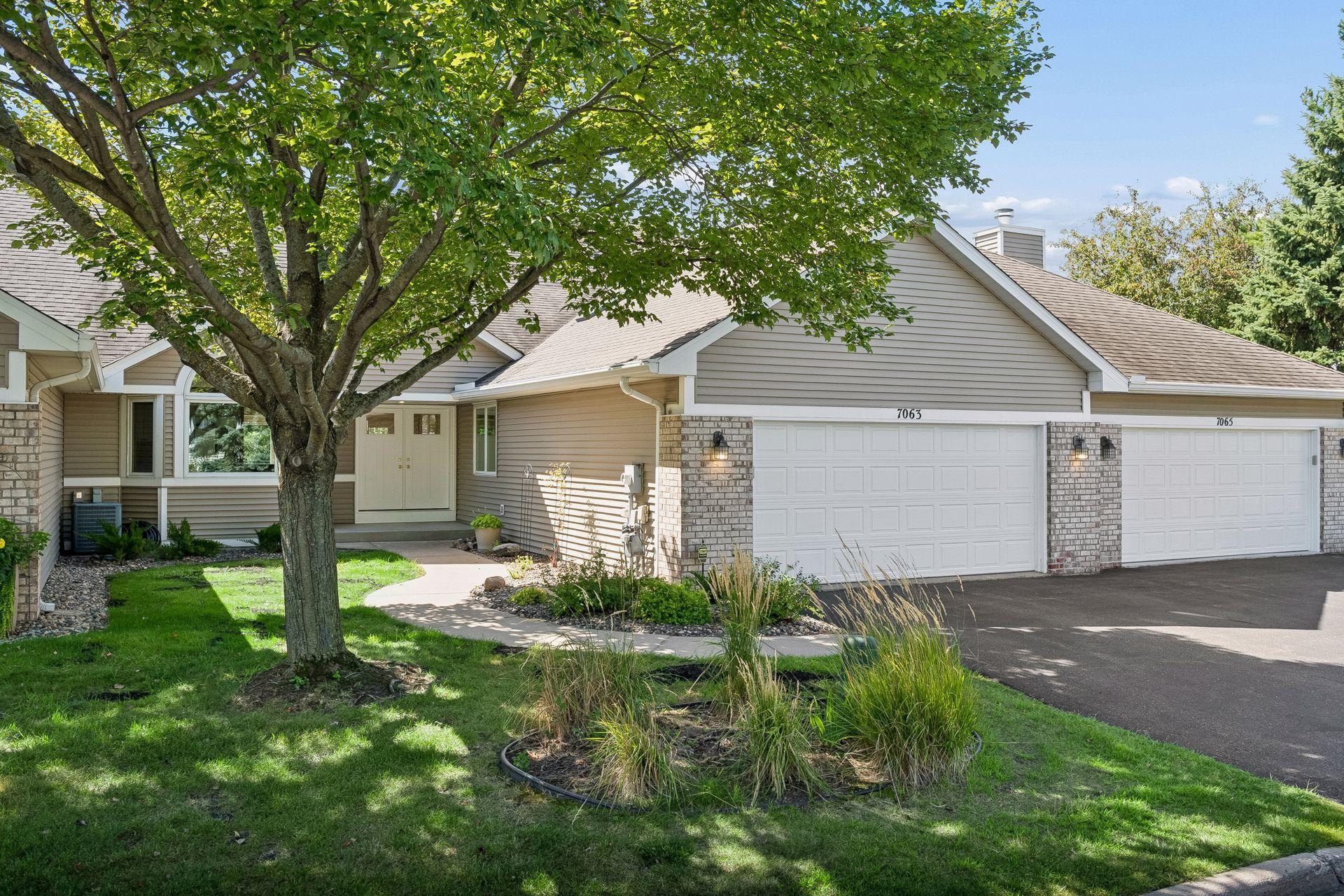 7063 Oak Pointe Curve Property Photo 1