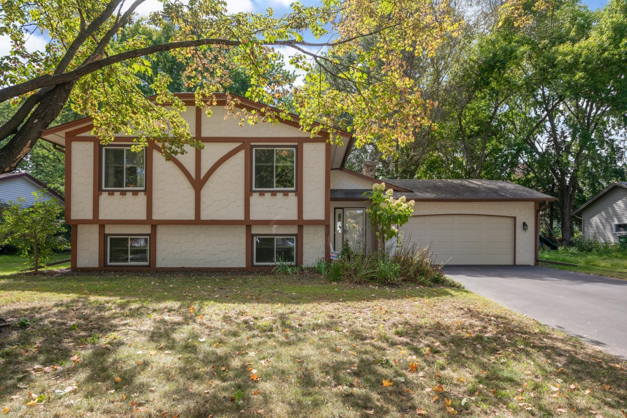686 Maple Pond Court Property Photo 1
