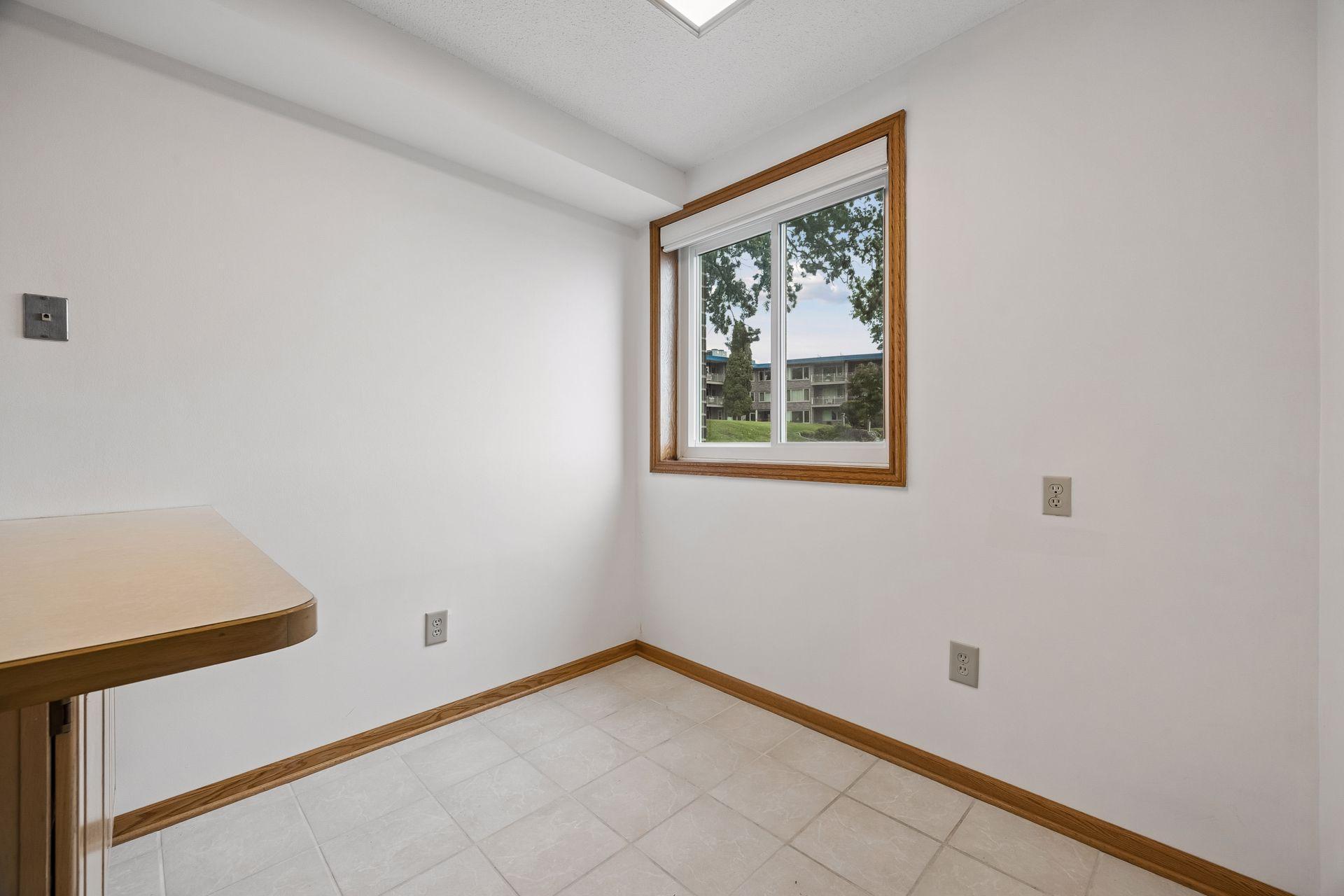 2400 Interlachen Road 119 Property Photo 11
