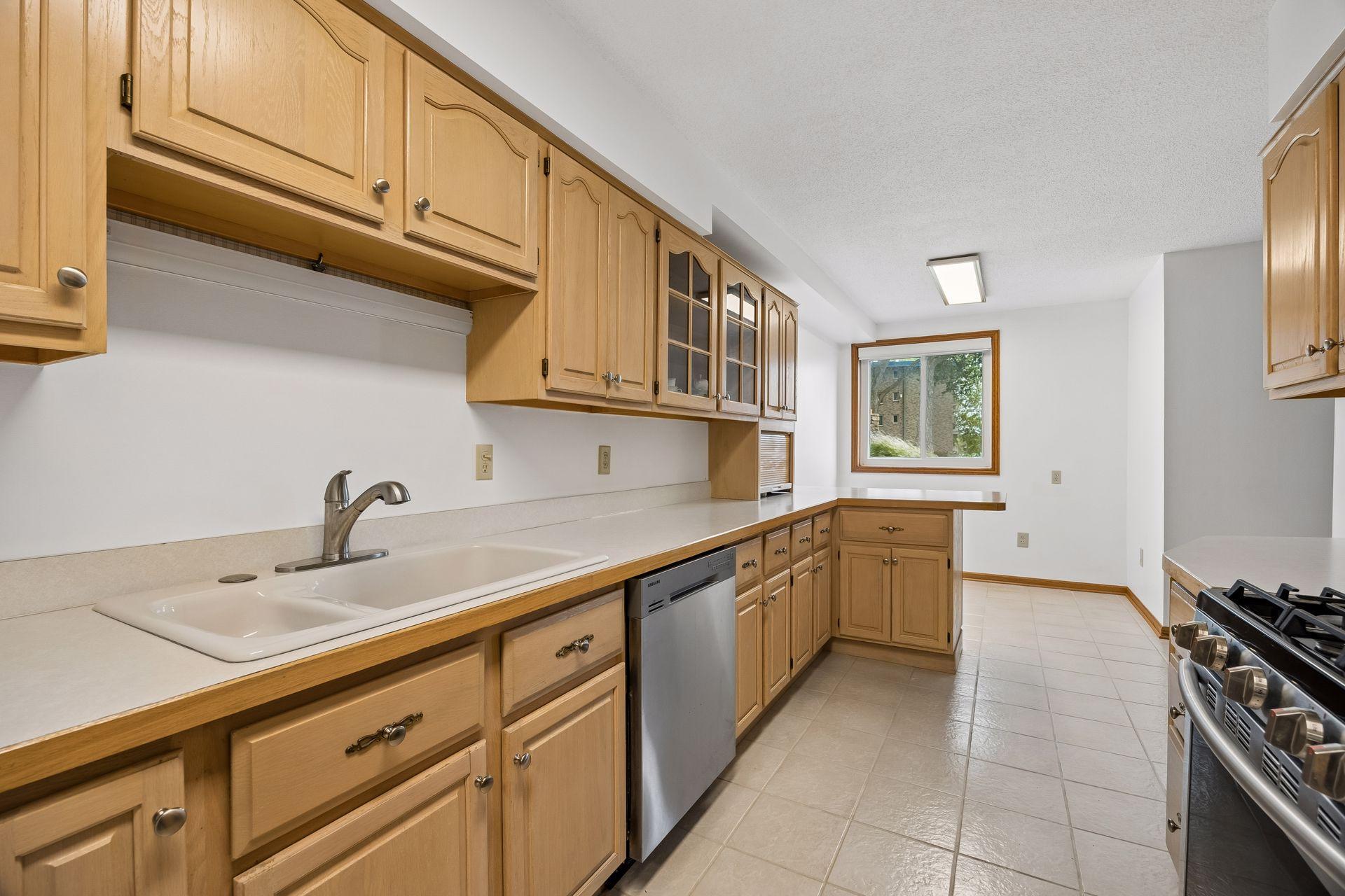 2400 Interlachen Road 119 Property Photo 17
