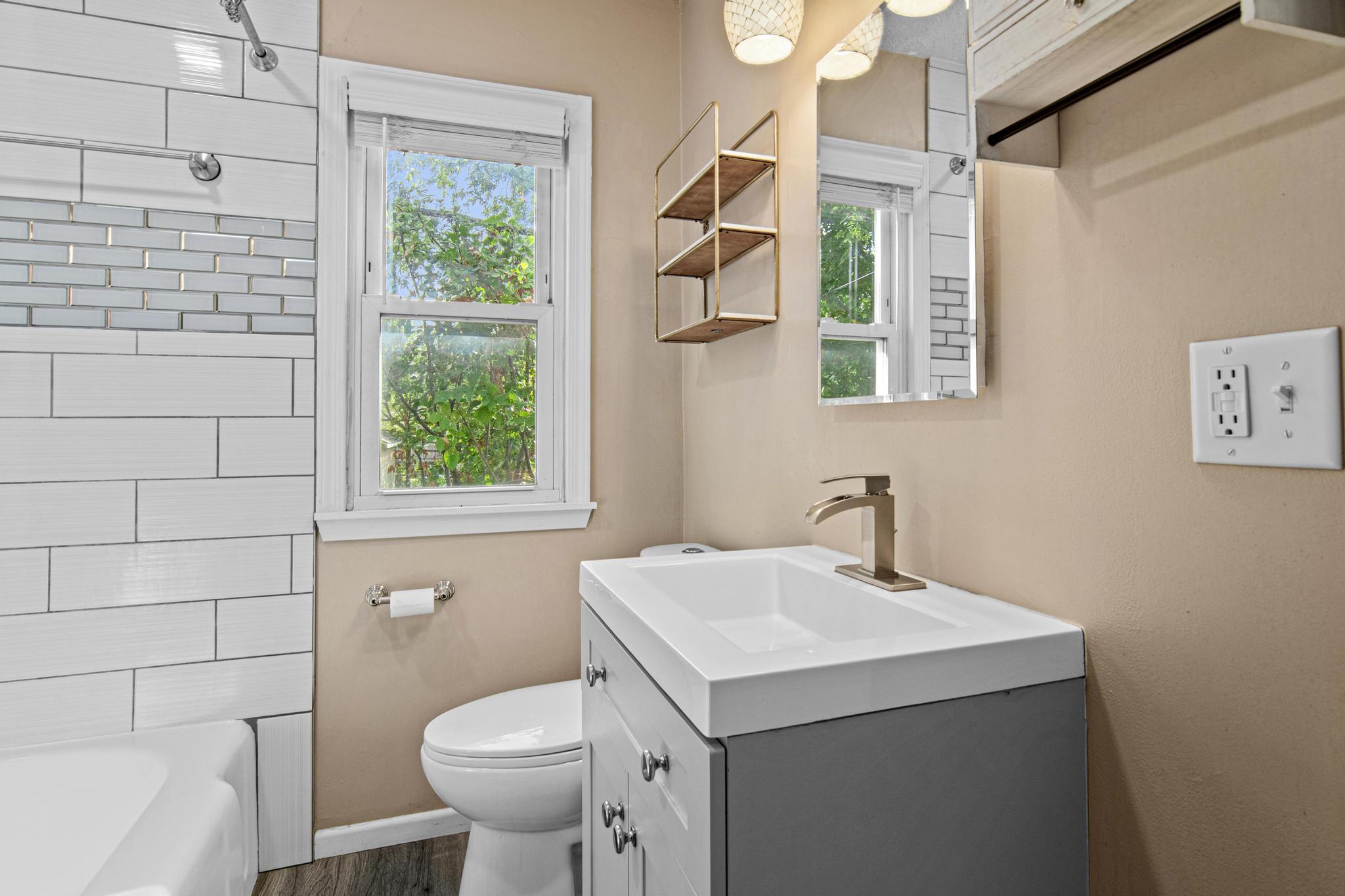 6133 Thomas Avenue S Property Photo 18