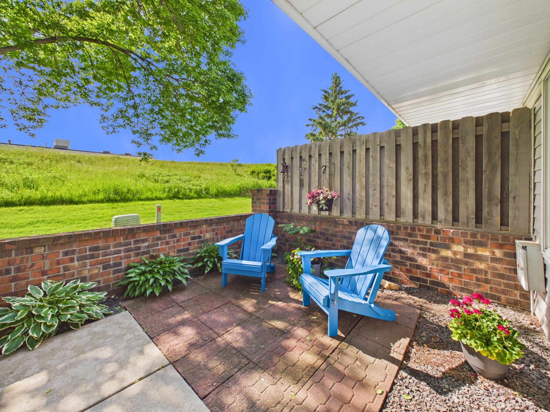 7598 13th Street N Property Photo 1