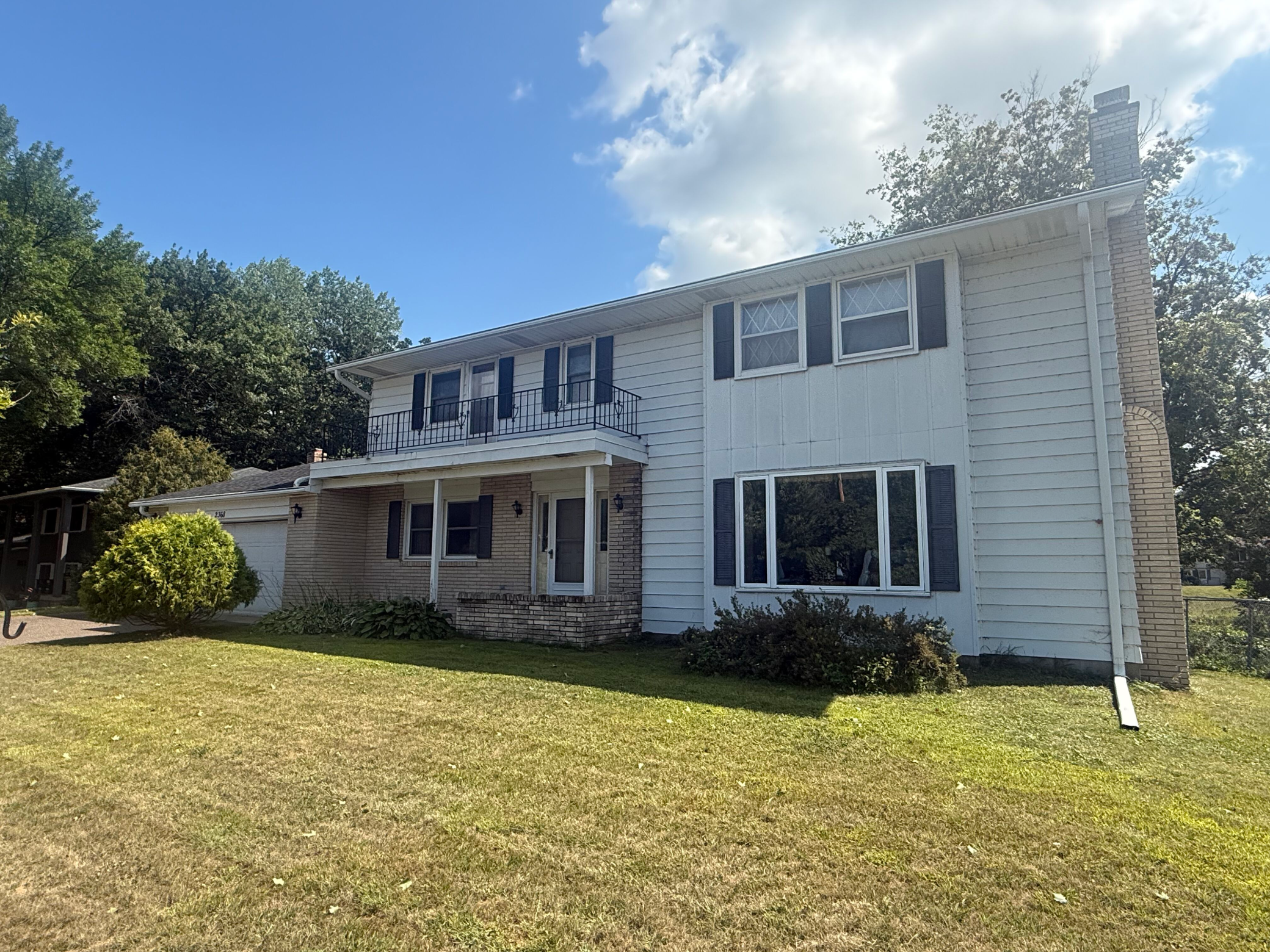 2368 S Shore Boulevard Property Photo 2
