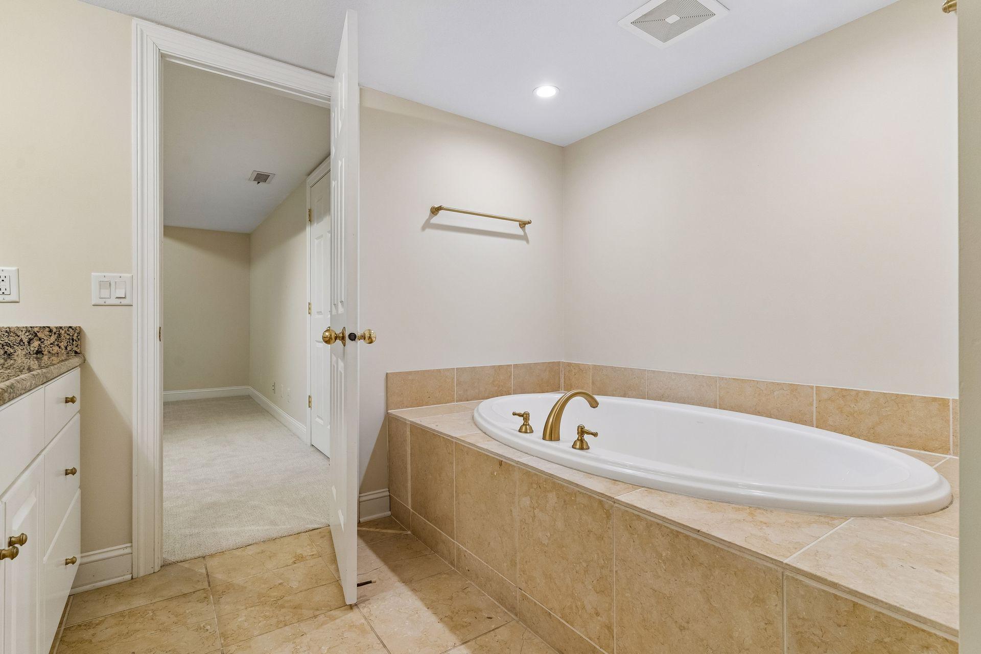 406 River Street Property Photo 53