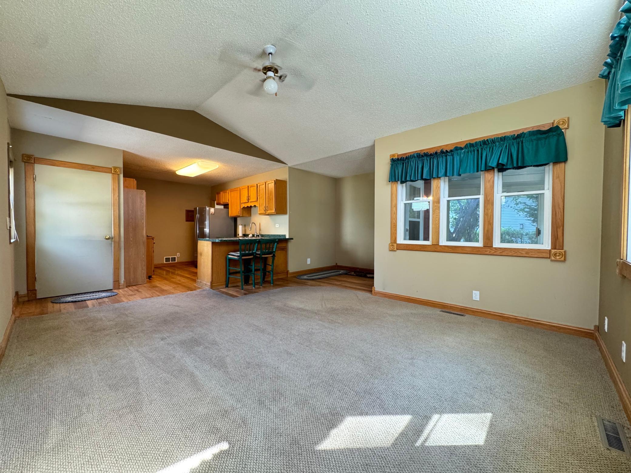 830 Sandhurst Drive W Property Photo 11