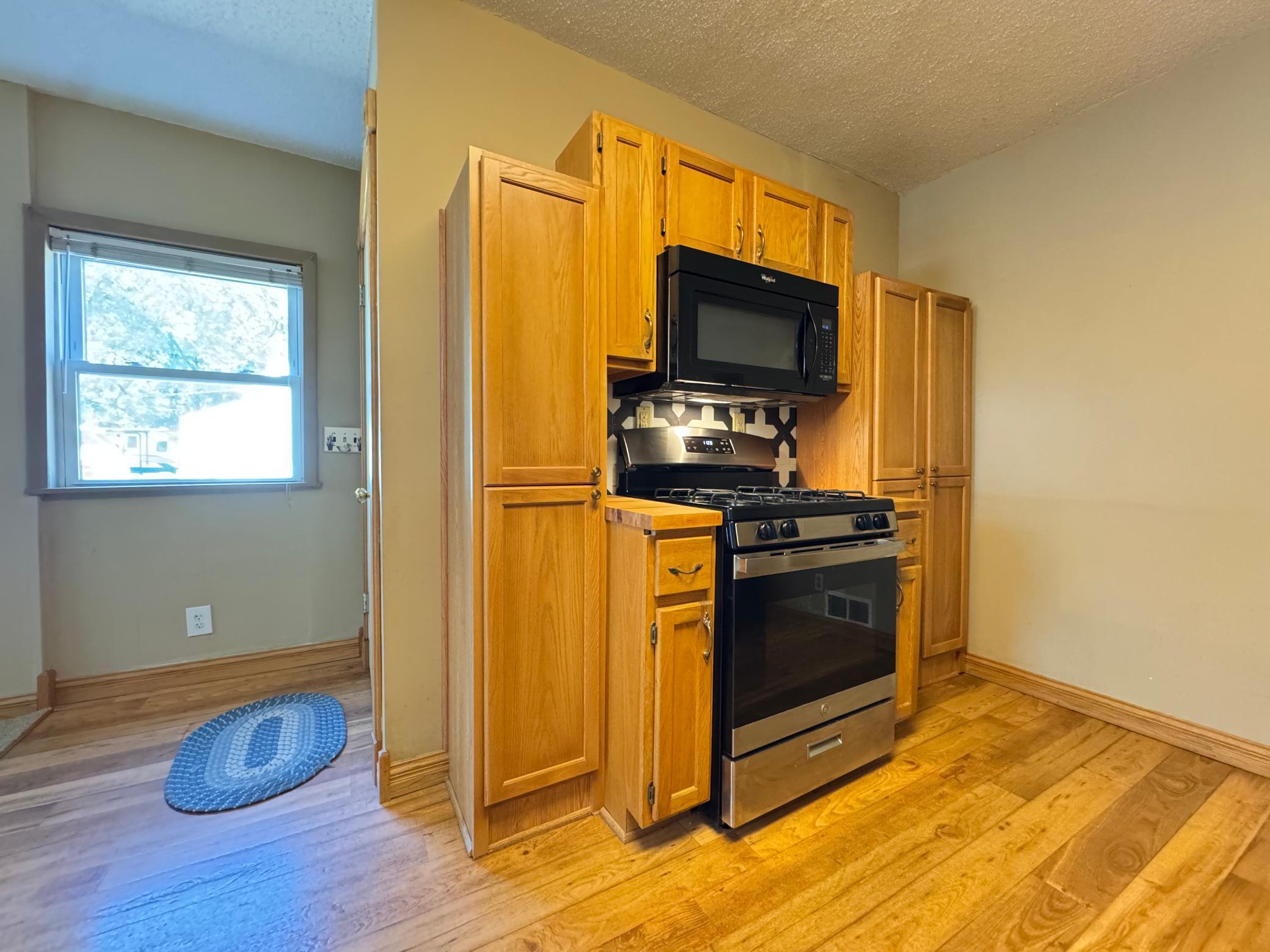 830 Sandhurst Drive W Property Photo 13