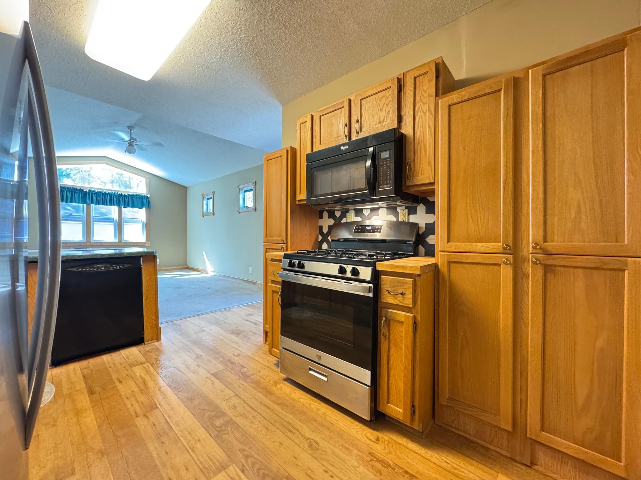 830 Sandhurst Drive W Property Photo 14