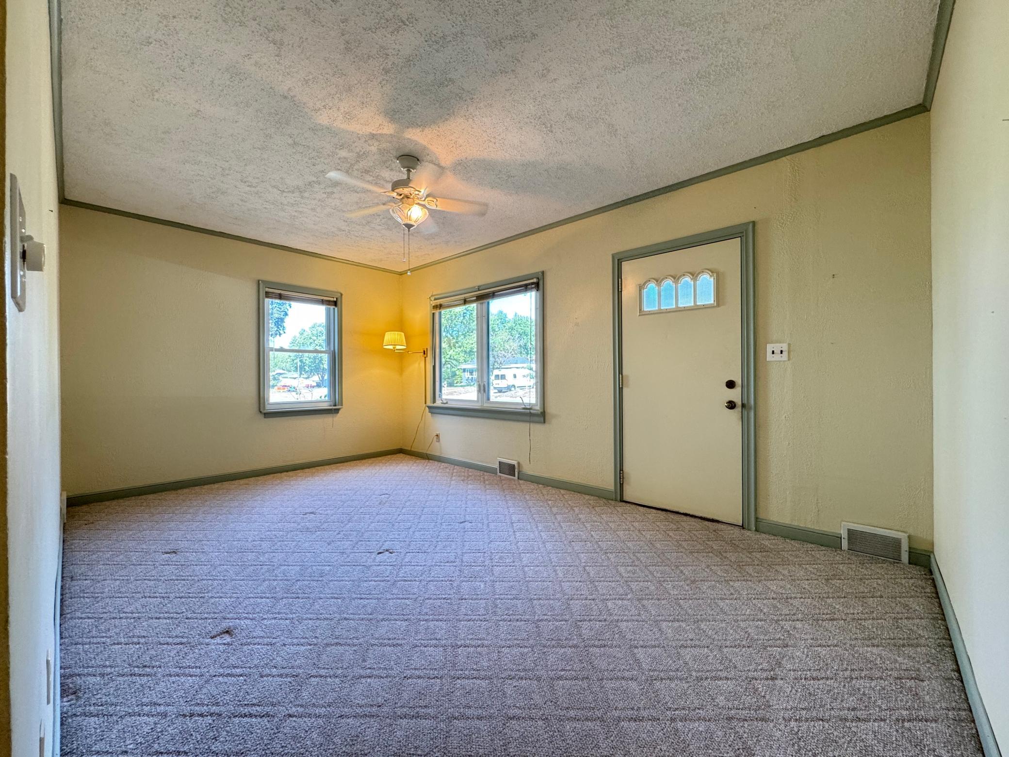 830 Sandhurst Drive W Property Photo 17