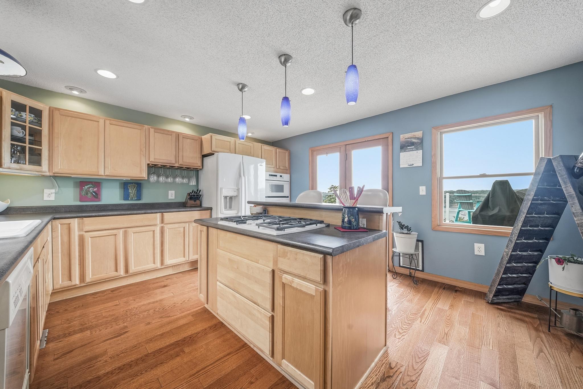 209 3rd Street Property Photo 8
