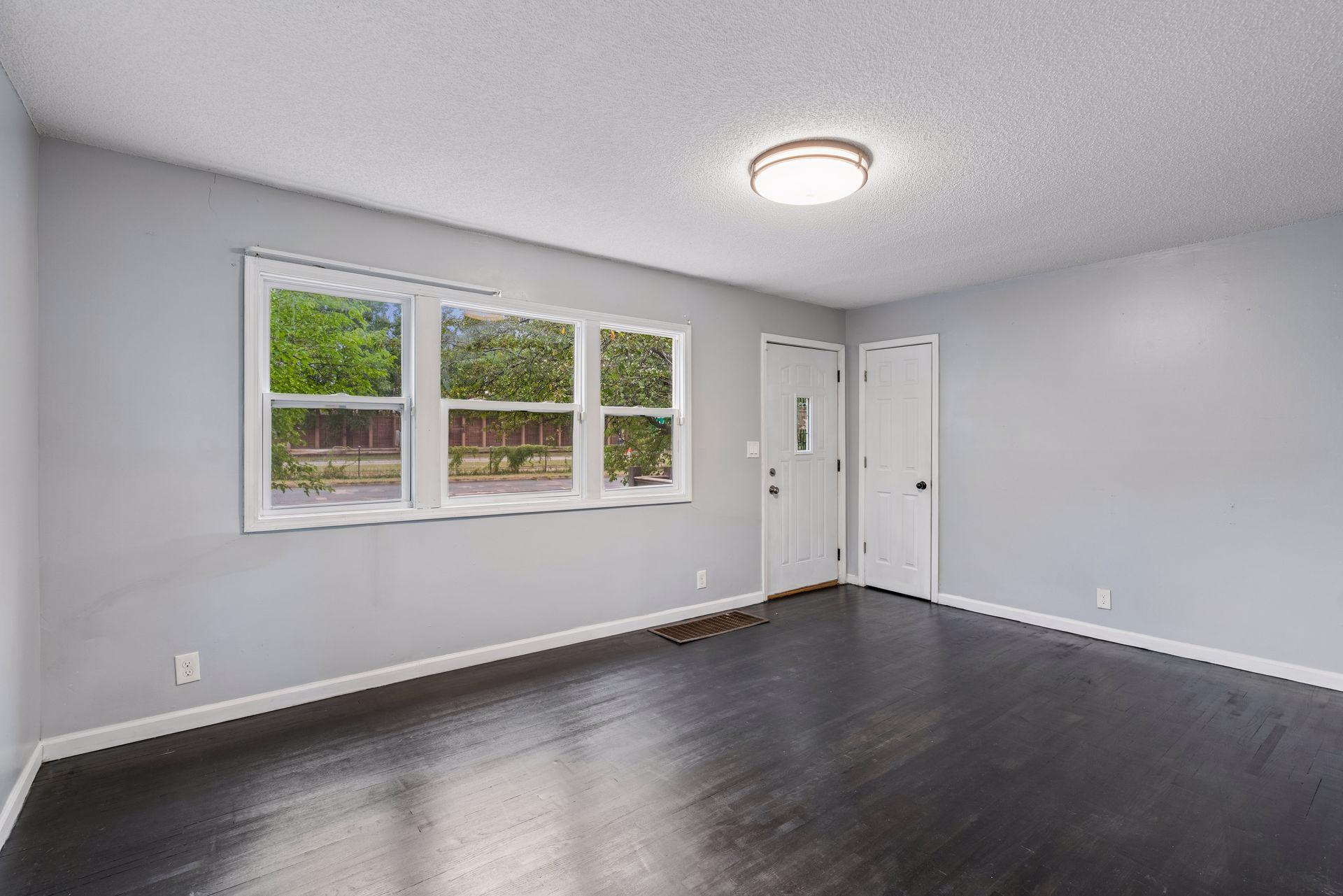 5149 University Avenue Ne Property Photo 6
