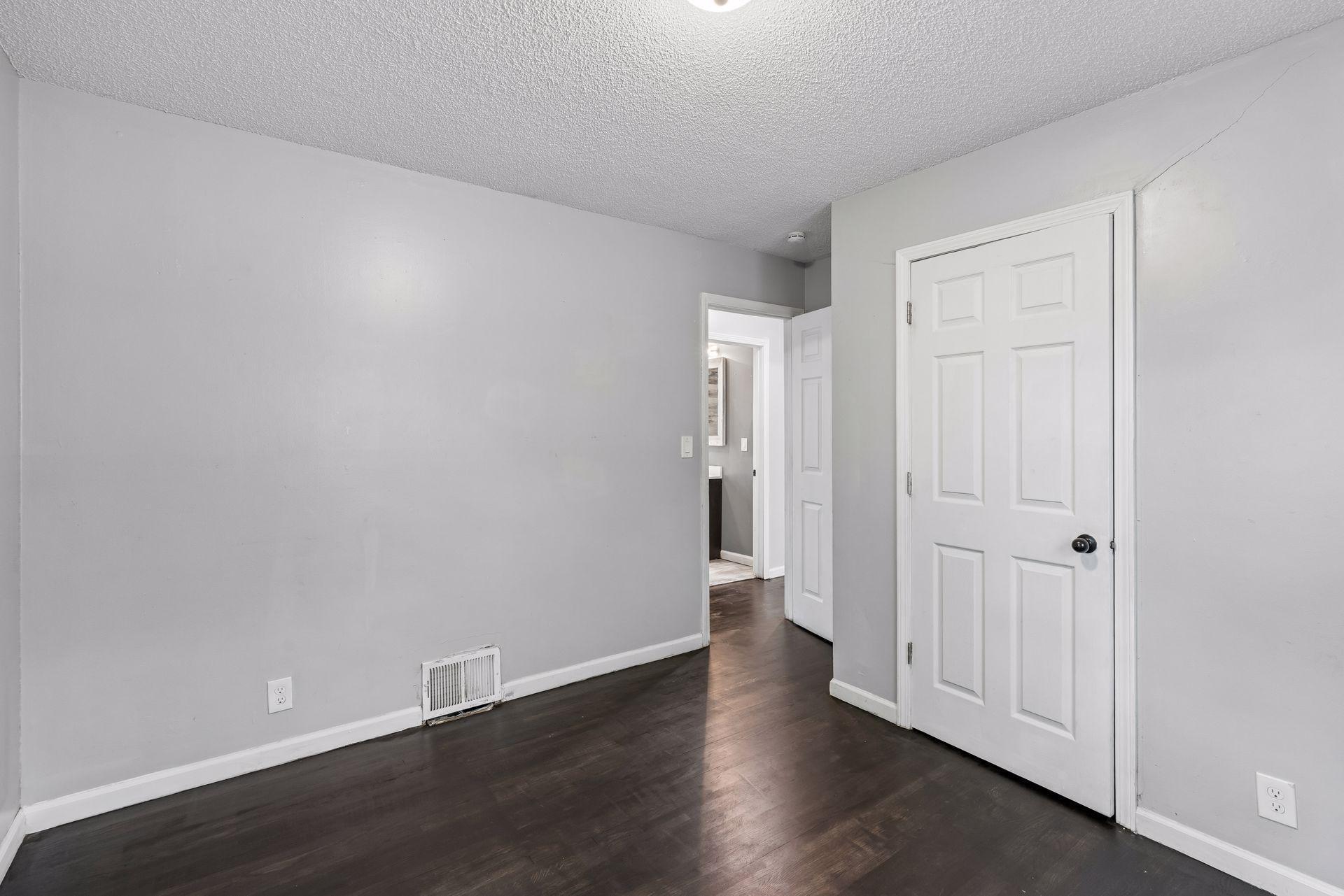 5149 University Avenue Ne Property Photo 16