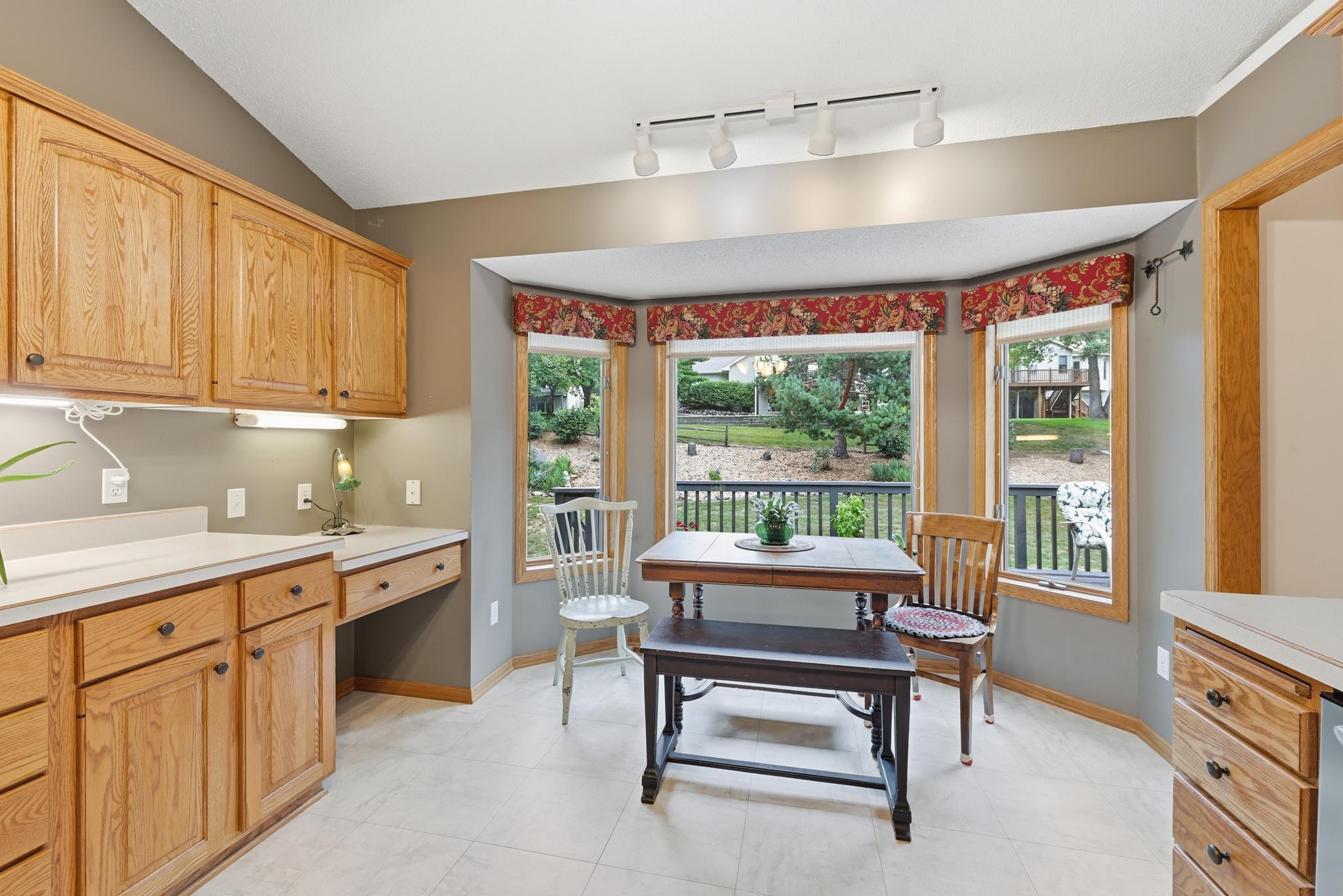 1123 Ridge Bluff Drive Property Photo 4