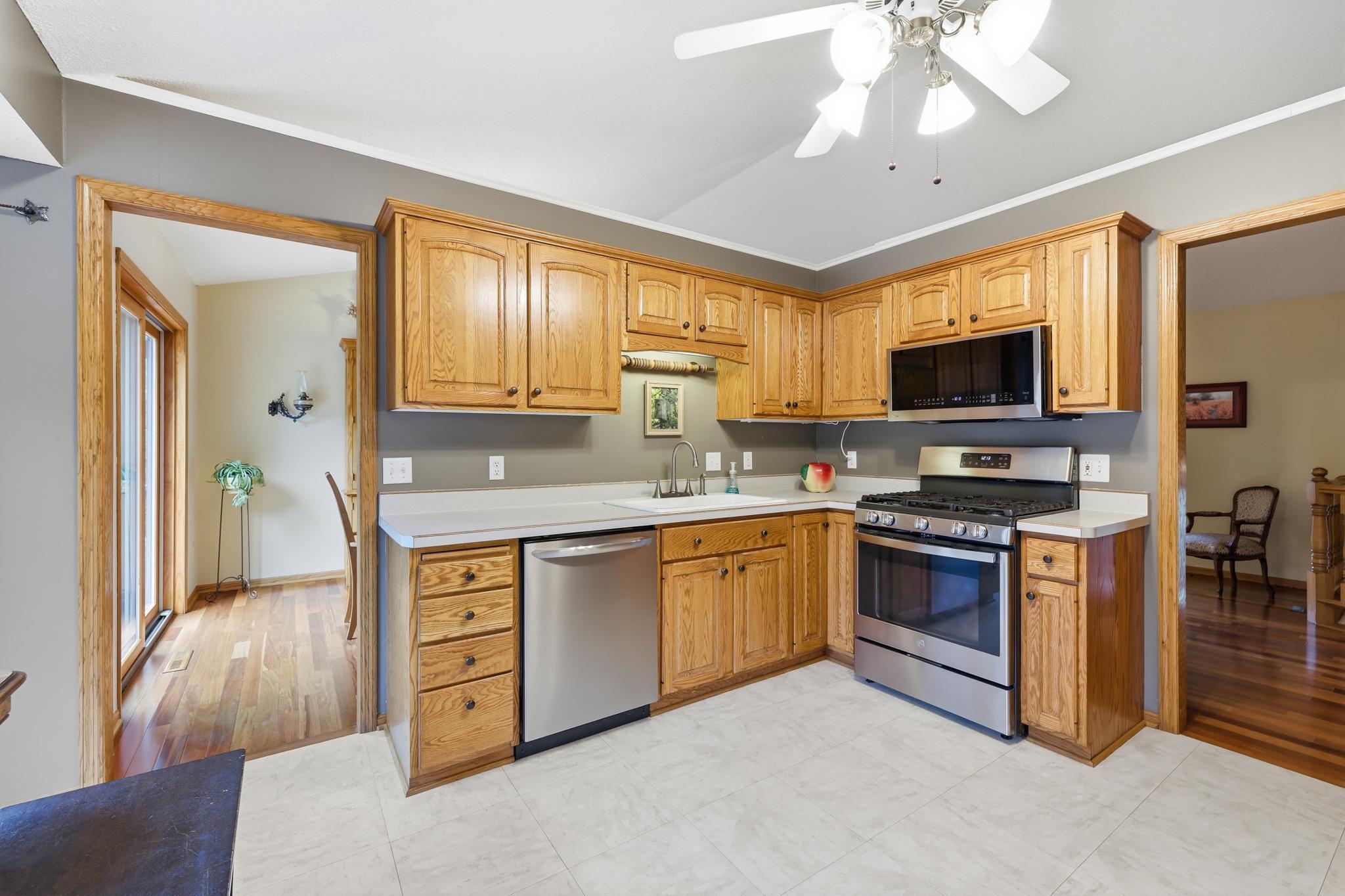 1123 Ridge Bluff Drive Property Photo 5