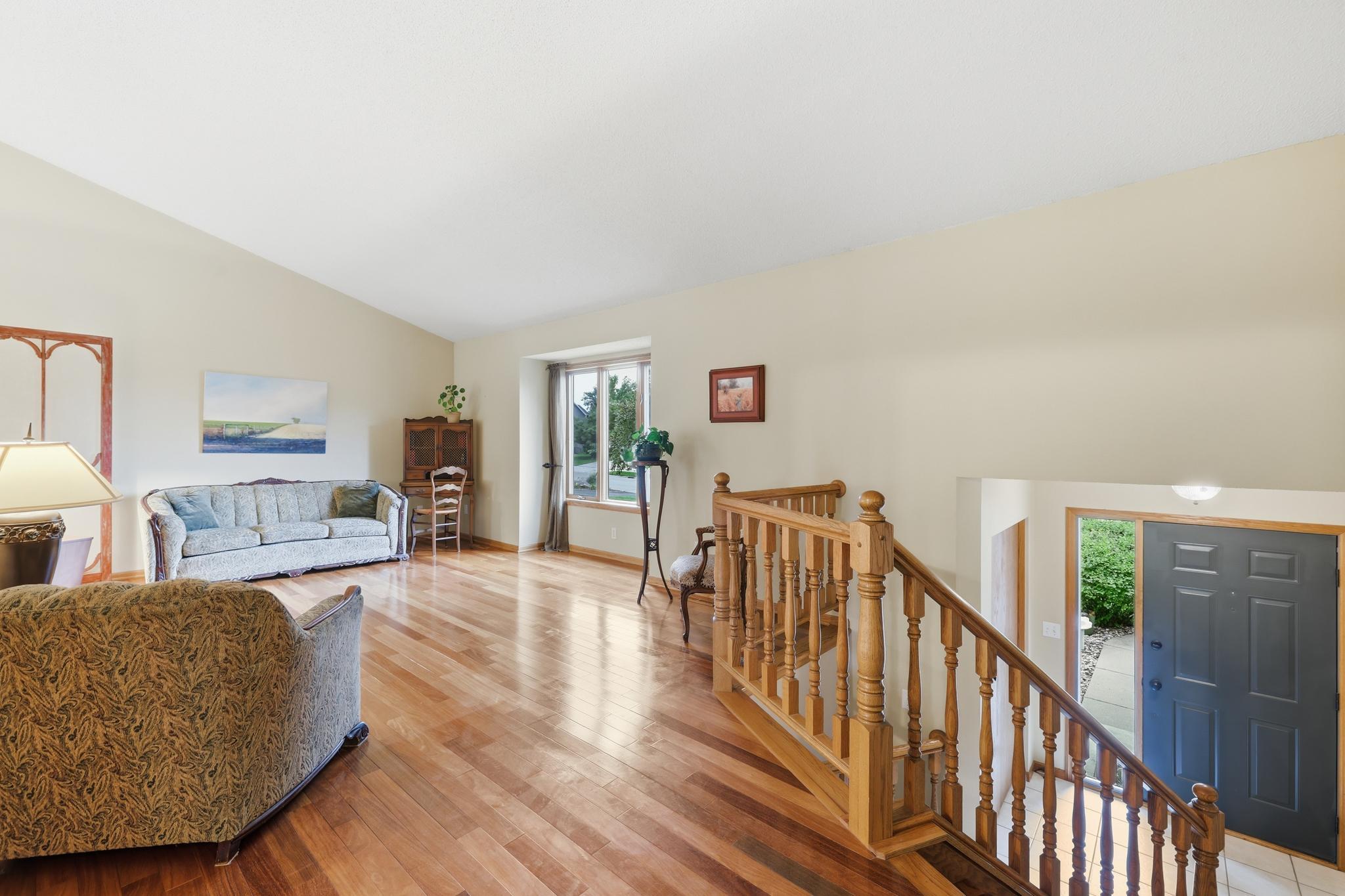 1123 Ridge Bluff Drive Property Photo 11