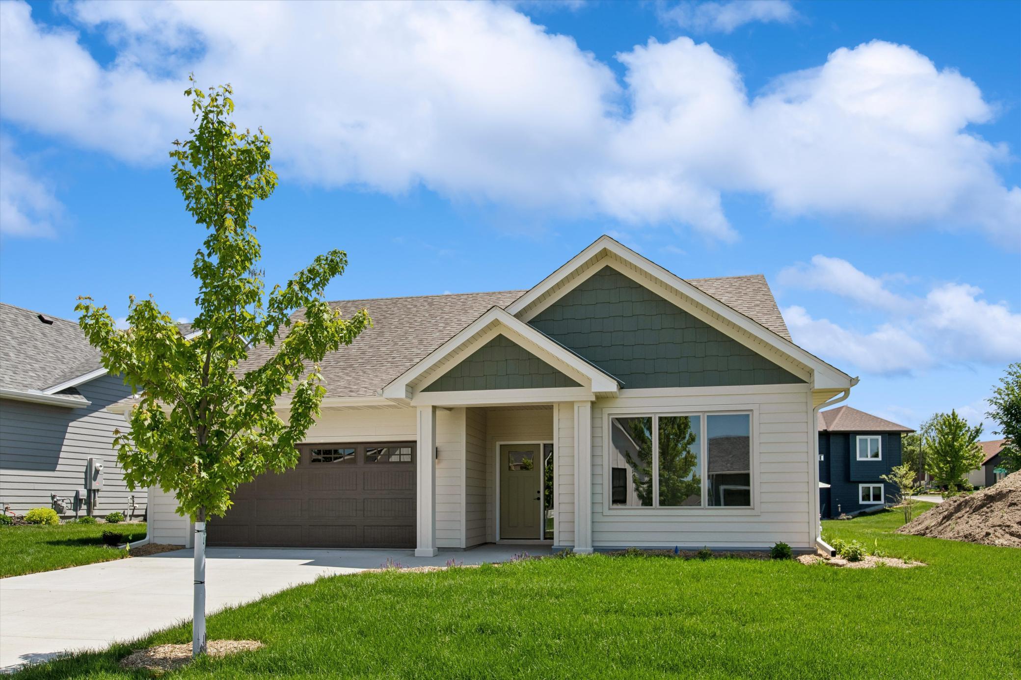 2015 Erie Drive Property Photo 1