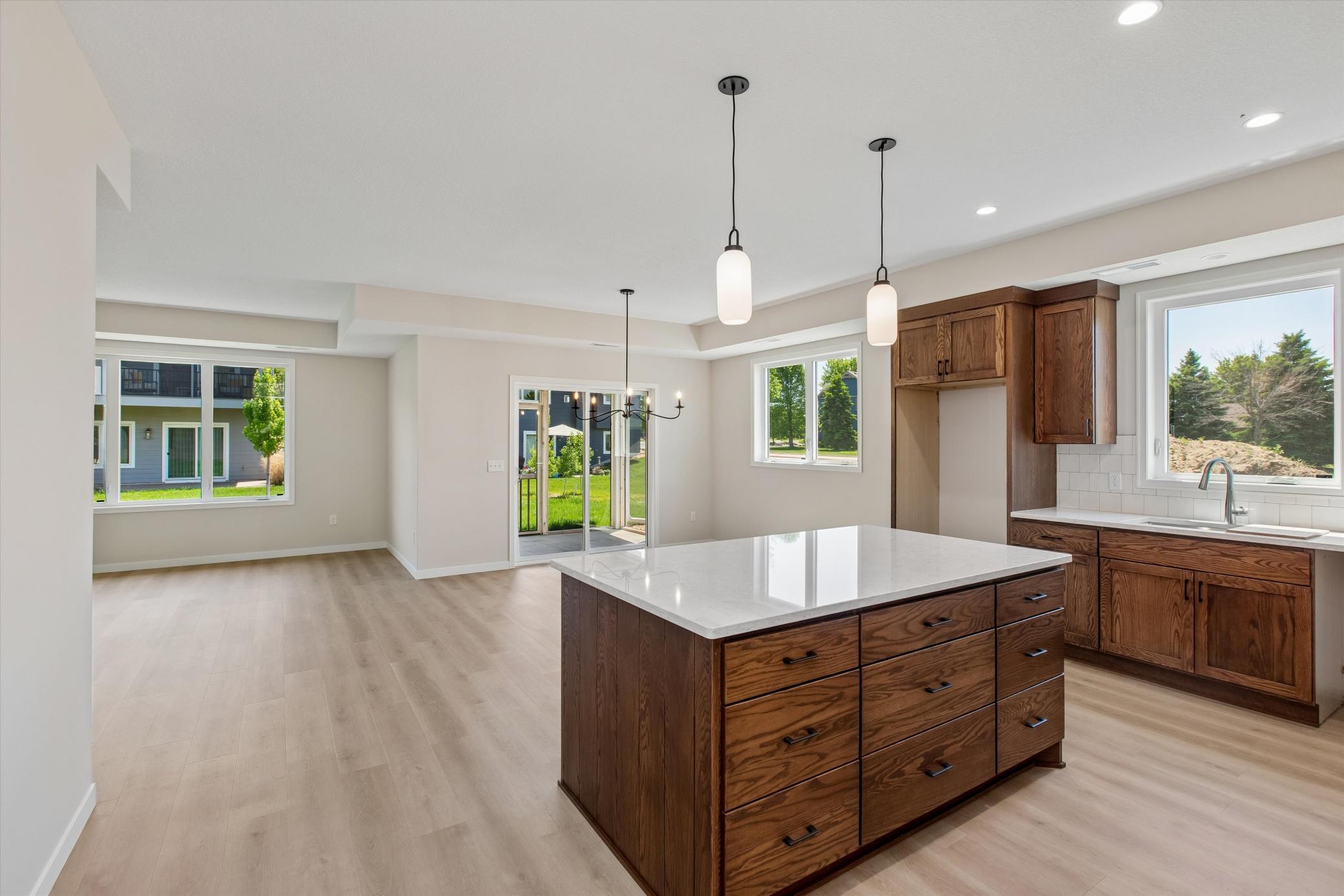 2015 Erie Drive Property Photo 4
