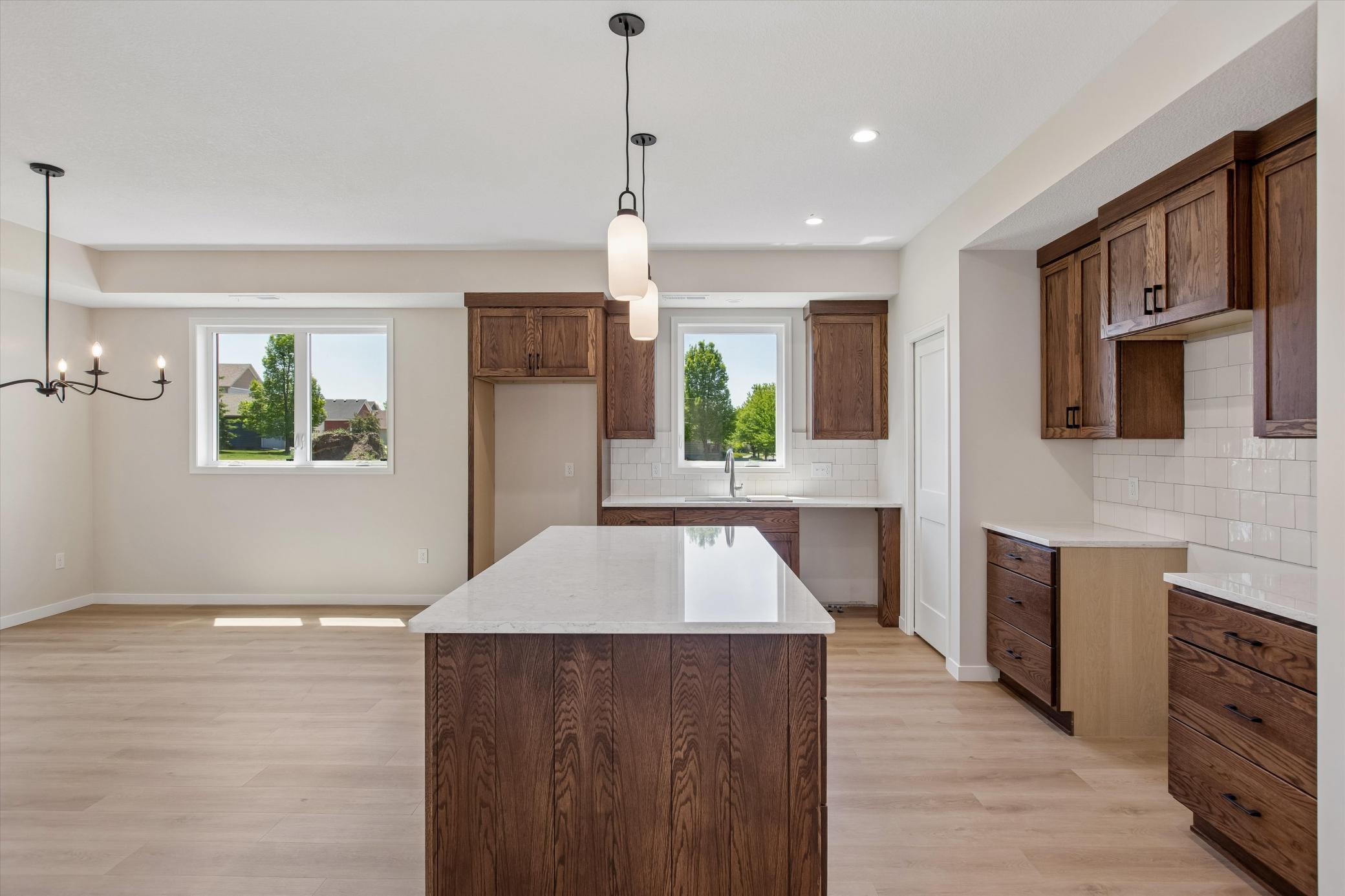2015 Erie Drive Property Photo 7
