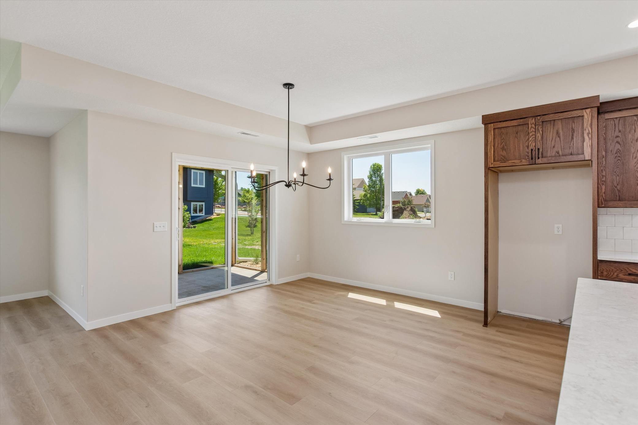 2015 Erie Drive Property Photo 8