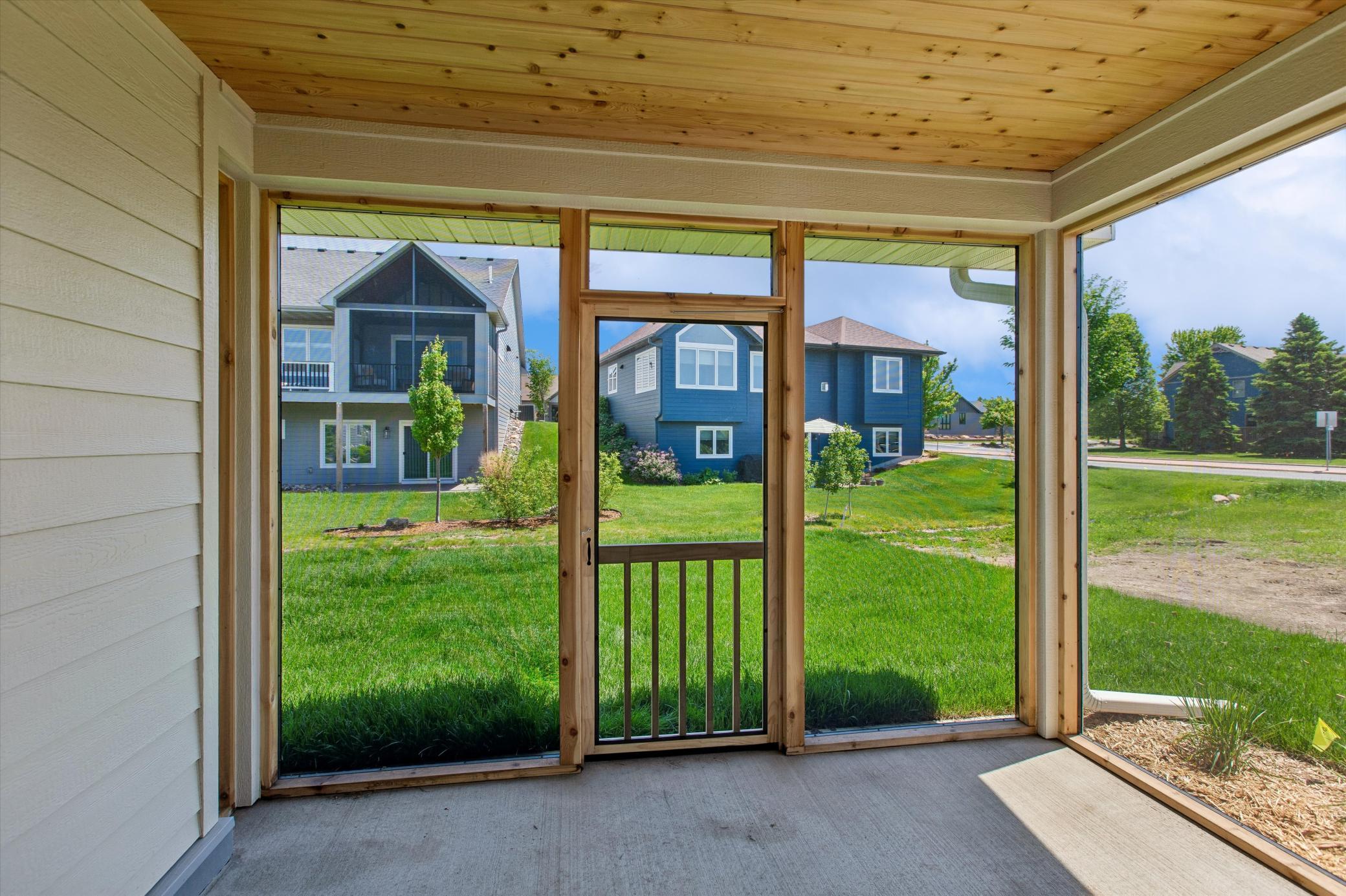 2015 Erie Drive Property Photo 9