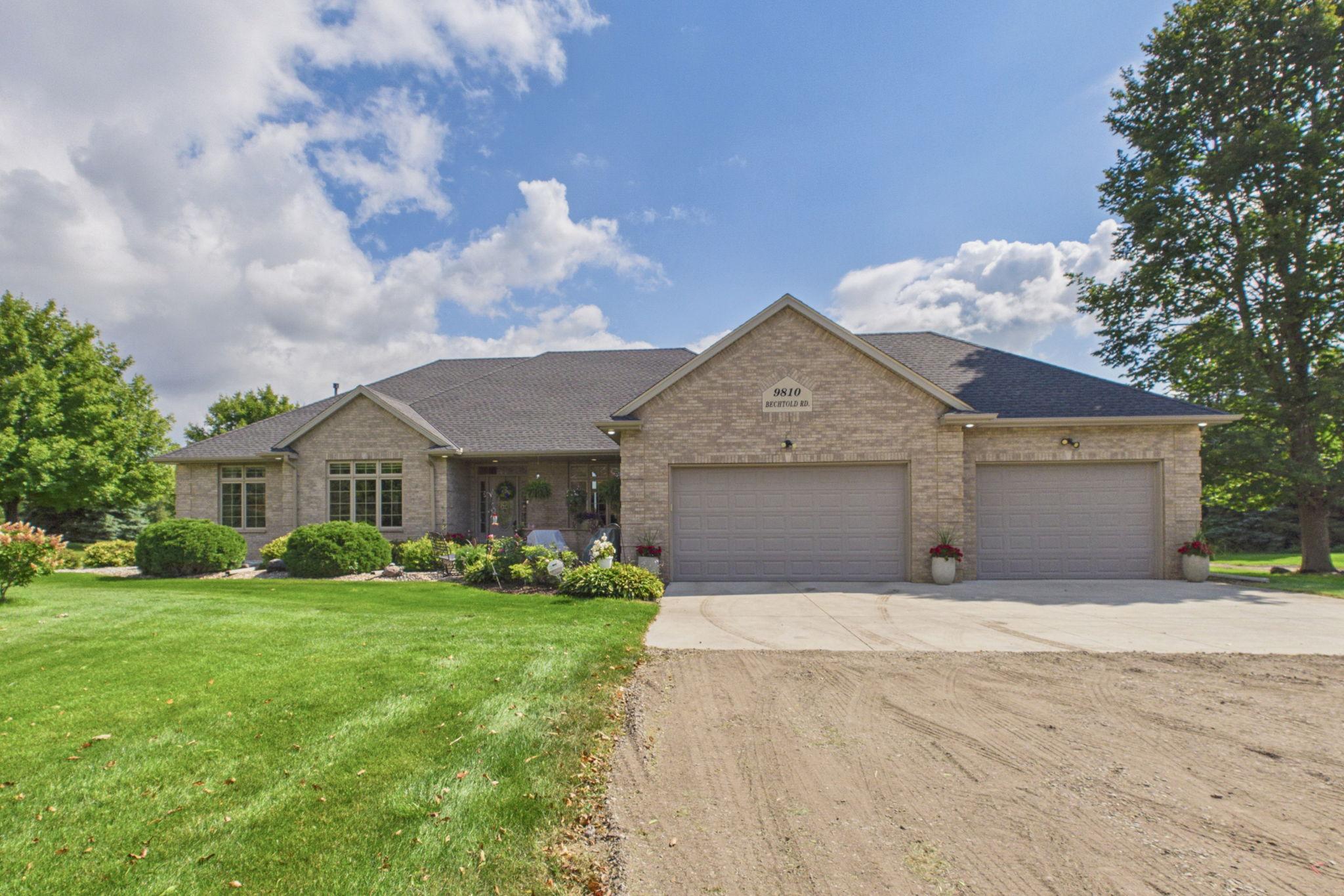9810 Bechtold Road Property Photo