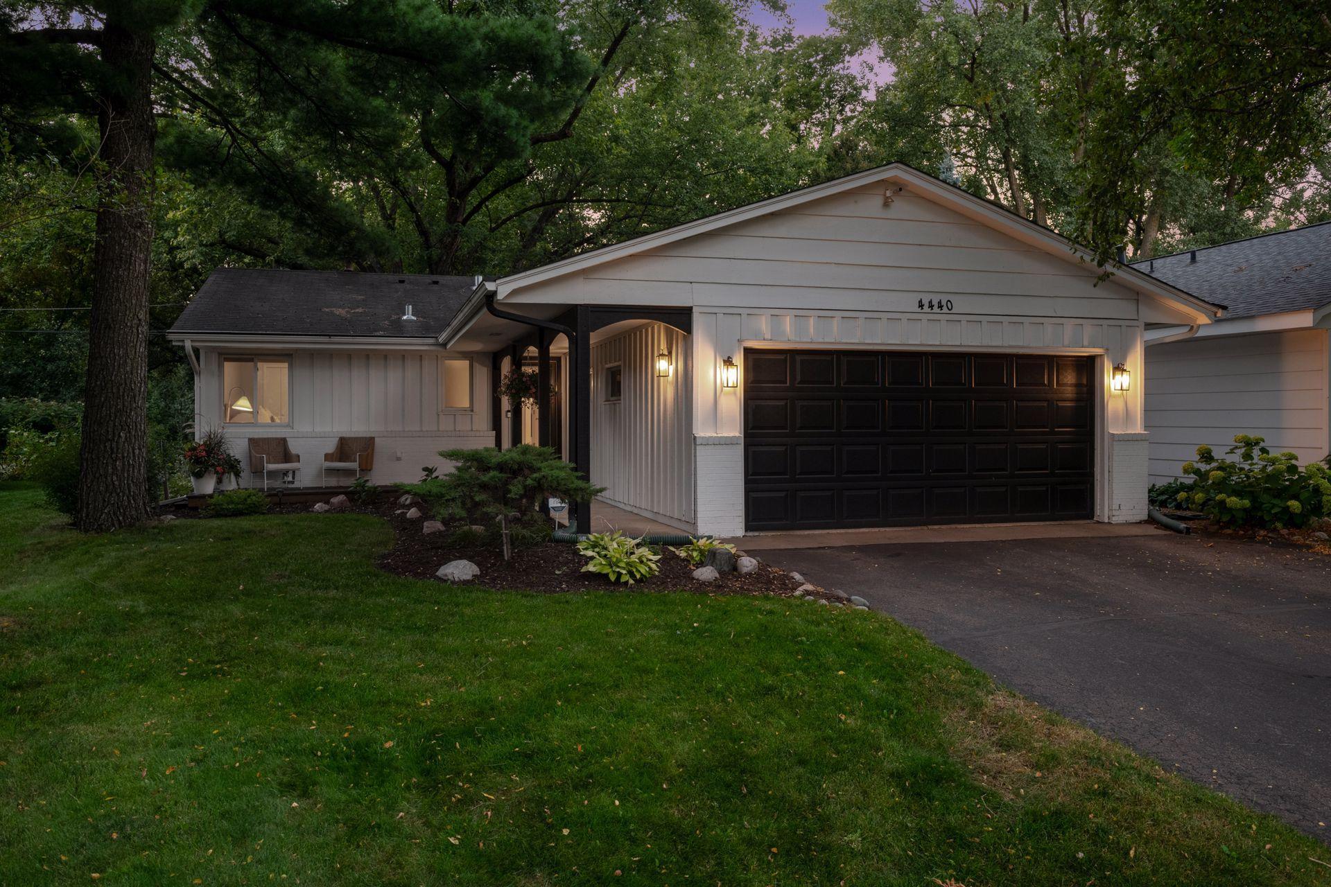4440 Vandervork Avenue Property Photo 2