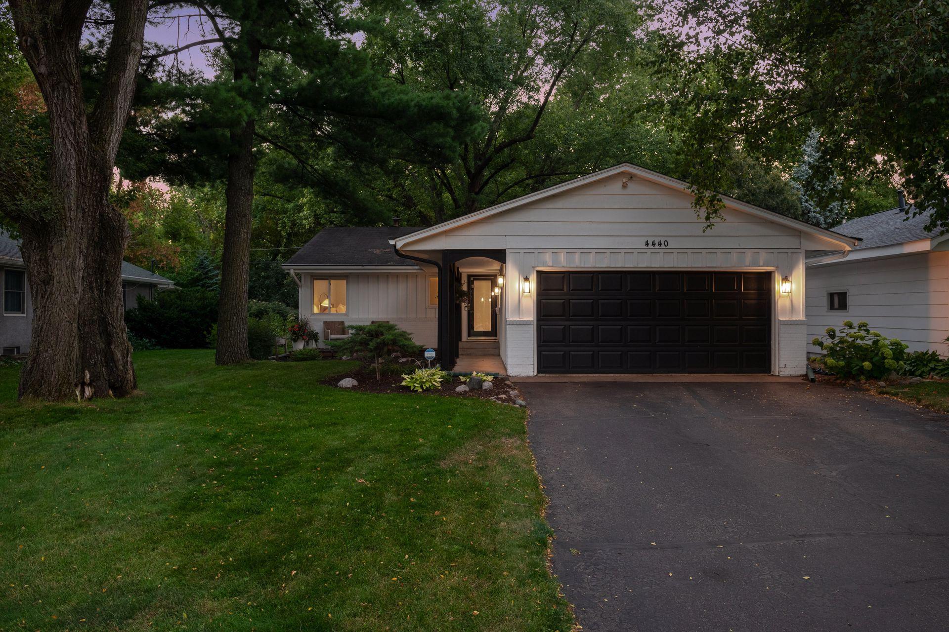 4440 Vandervork Avenue Property Photo 3