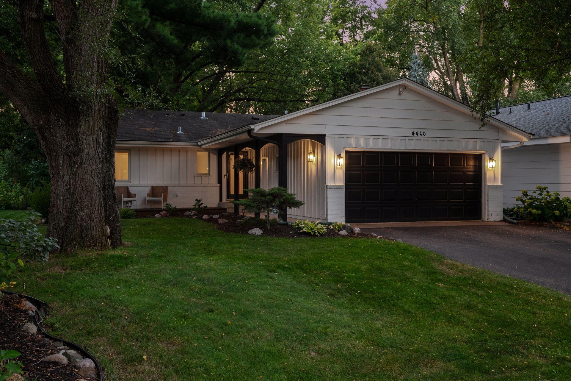 4440 Vandervork Avenue Property Photo 5