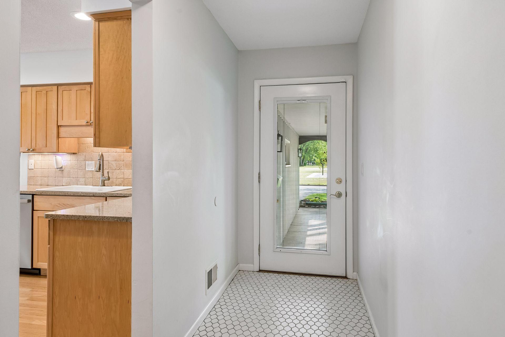 4440 Vandervork Avenue Property Photo 12
