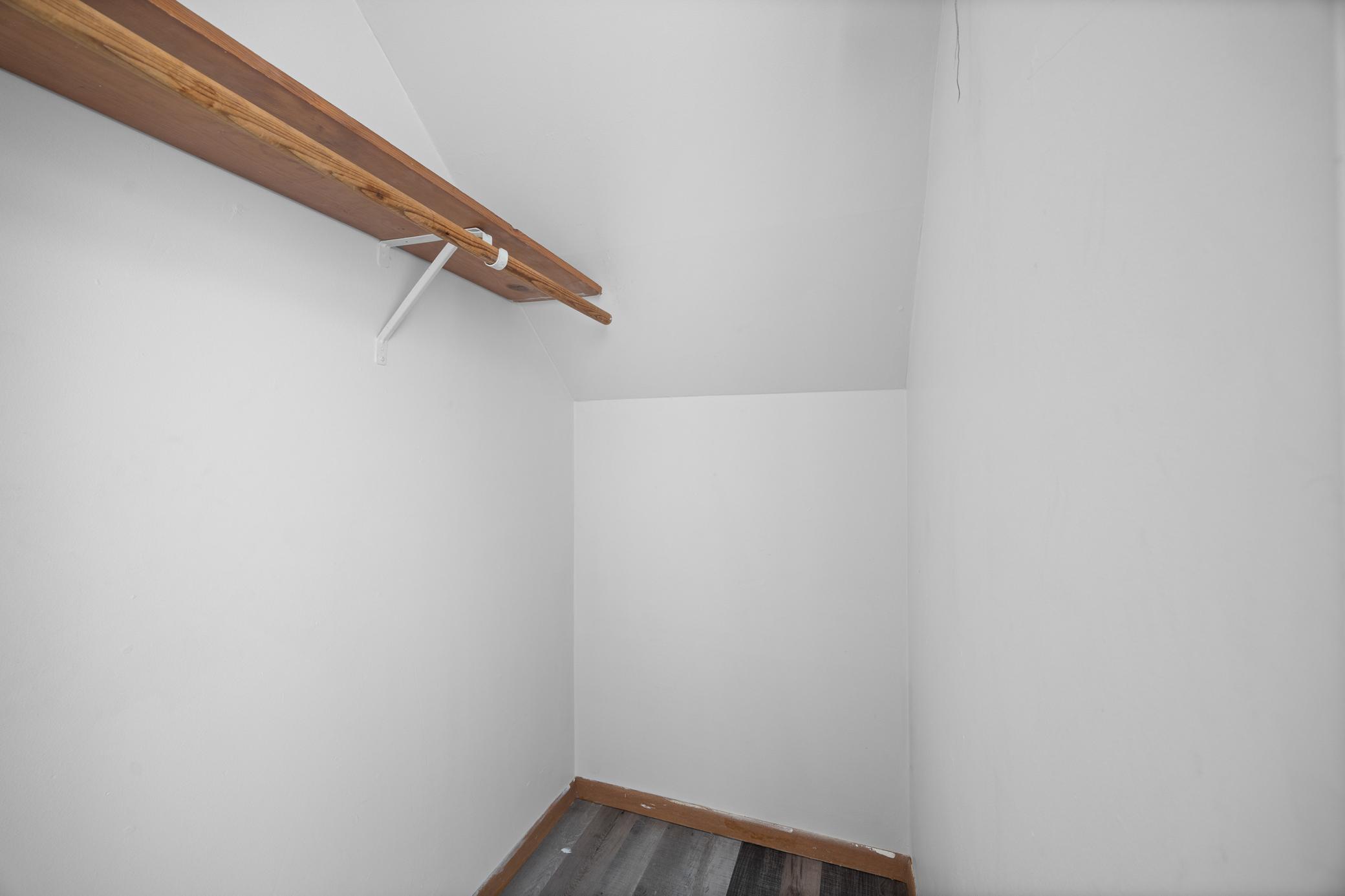 5936 Washburn Avenue S Property Photo 5
