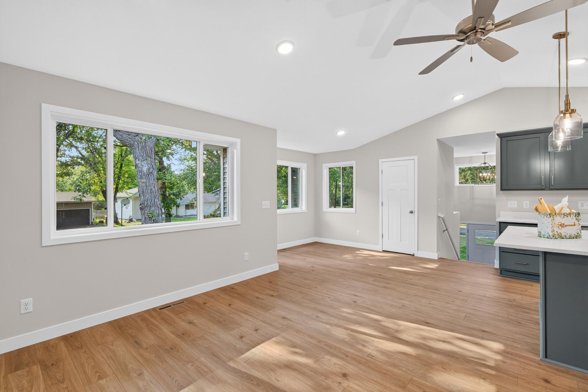 515 Farrell Street N Property Photo 10