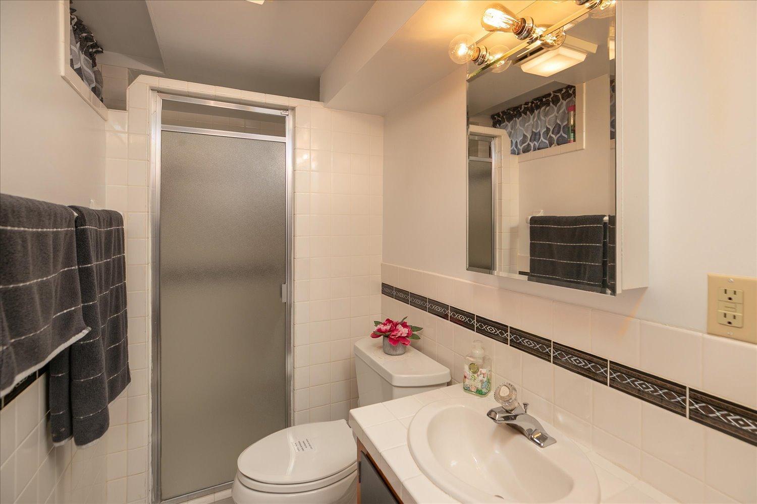 208 Ashburn Street E Property Photo 37