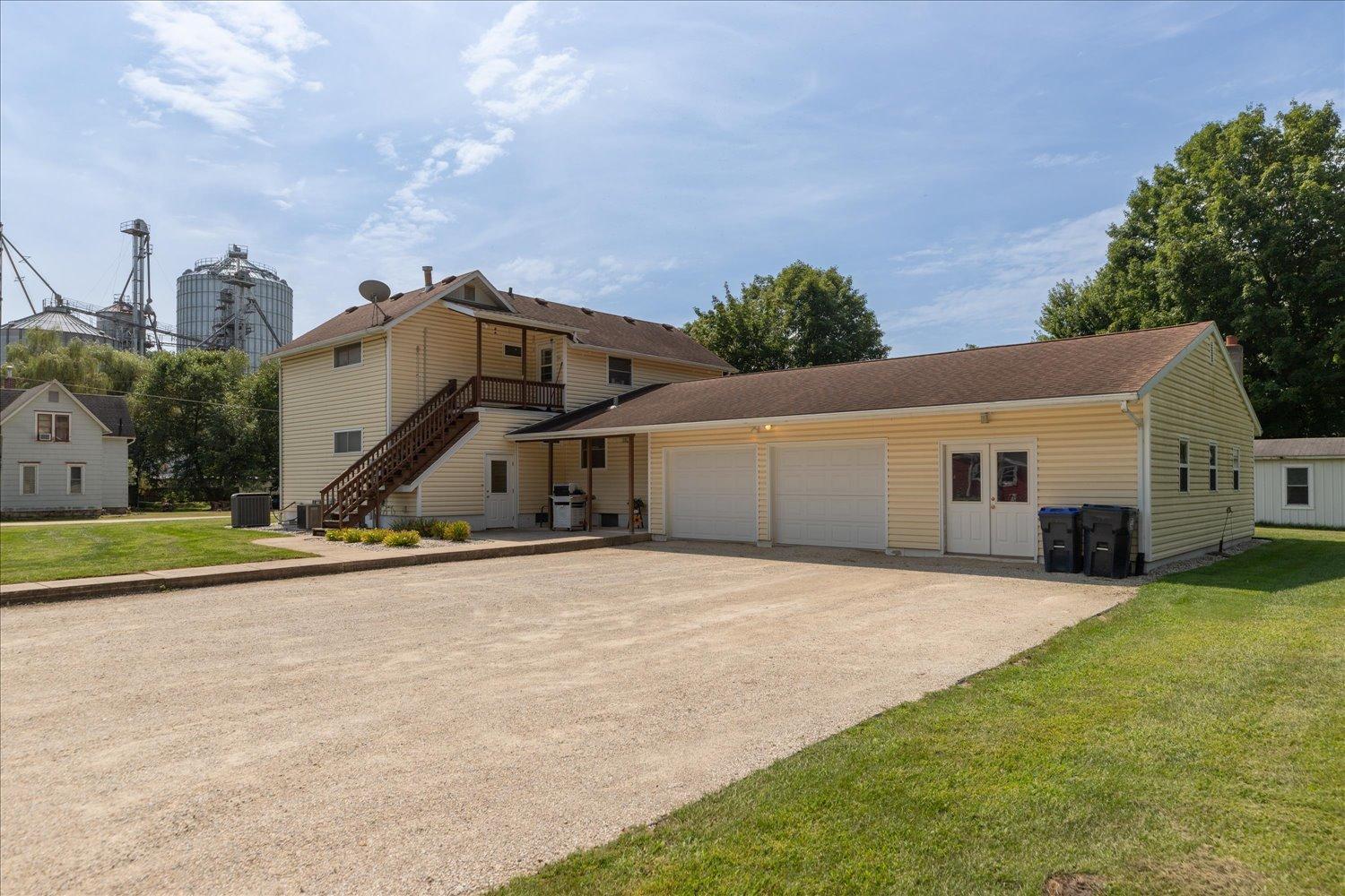208 Ashburn Street E Property Photo 41
