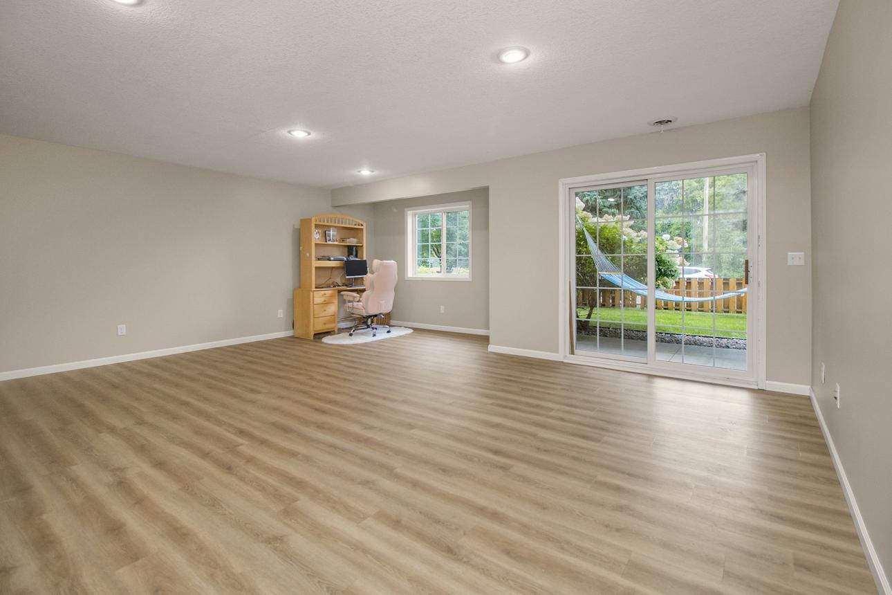 1105 Iris Drive Property Photo 19