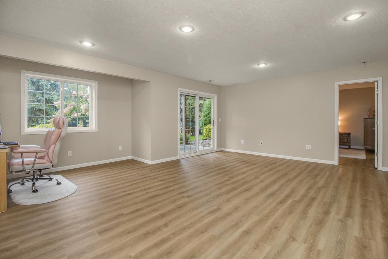 1105 Iris Drive Property Photo 20