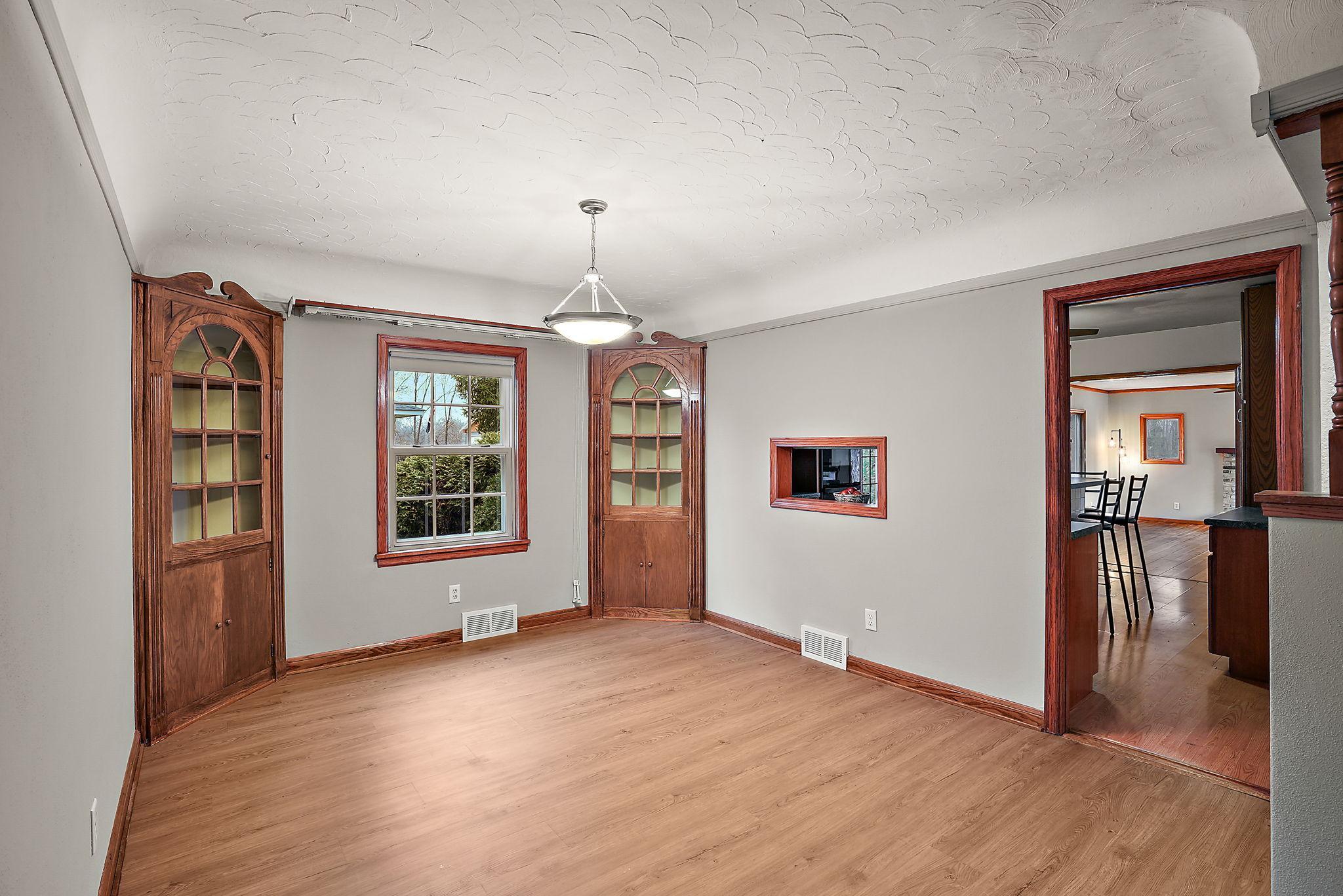 15717 Clayton Avenue E Property Photo 15