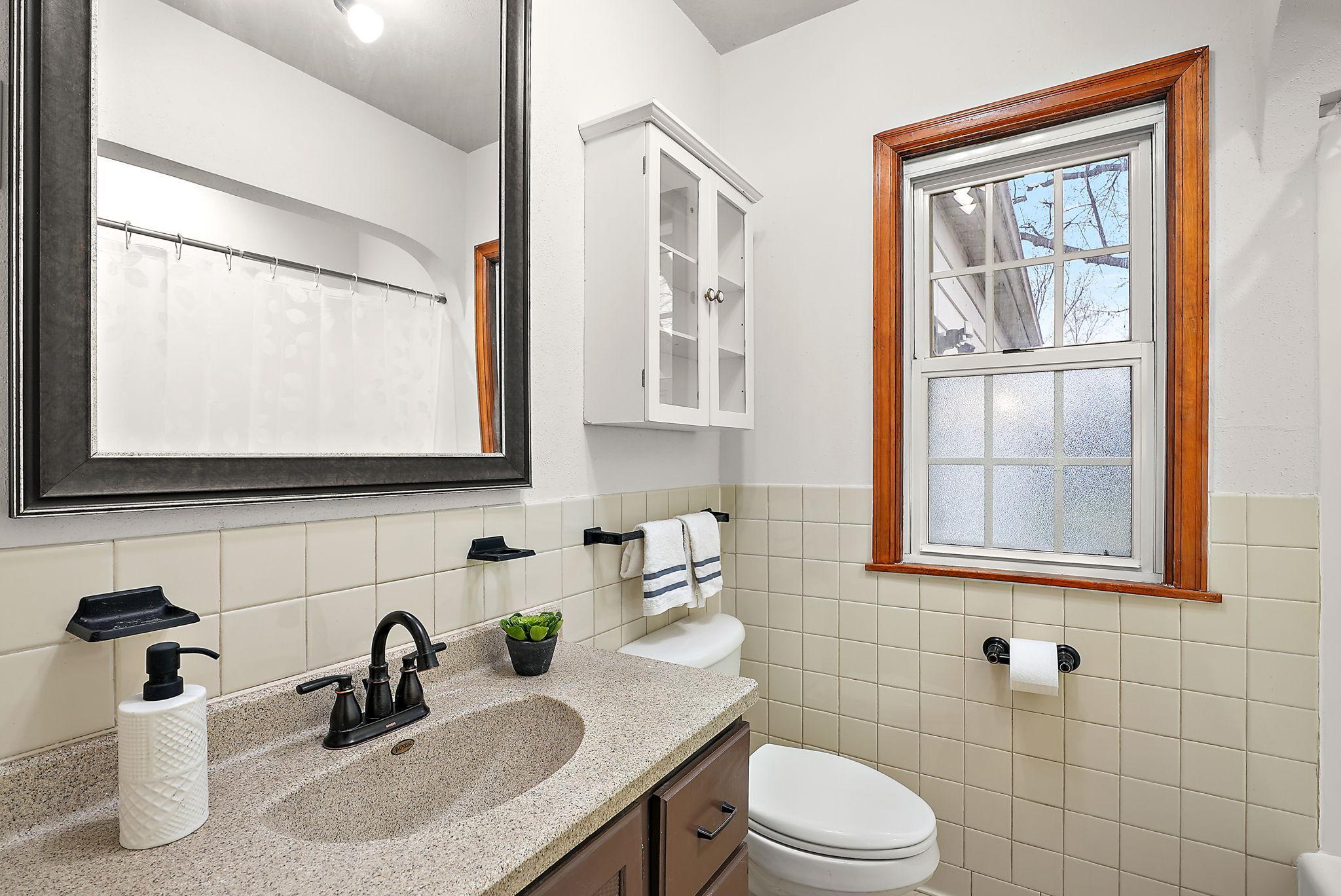 15717 Clayton Avenue E Property Photo 23