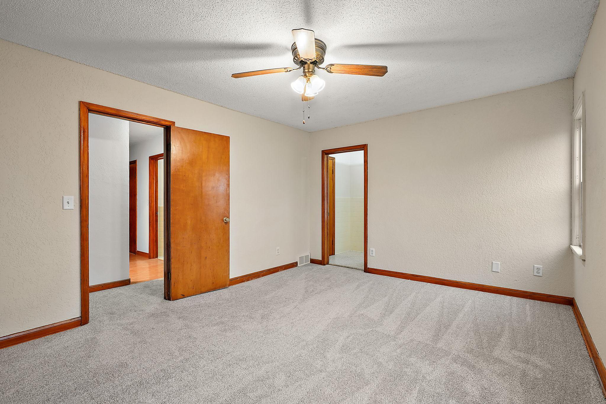 15717 Clayton Avenue E Property Photo 27