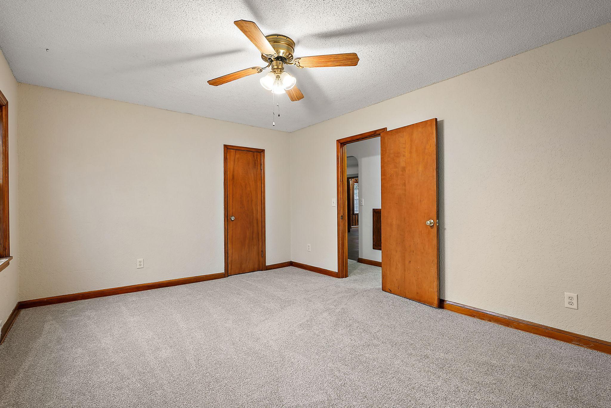 15717 Clayton Avenue E Property Photo 28