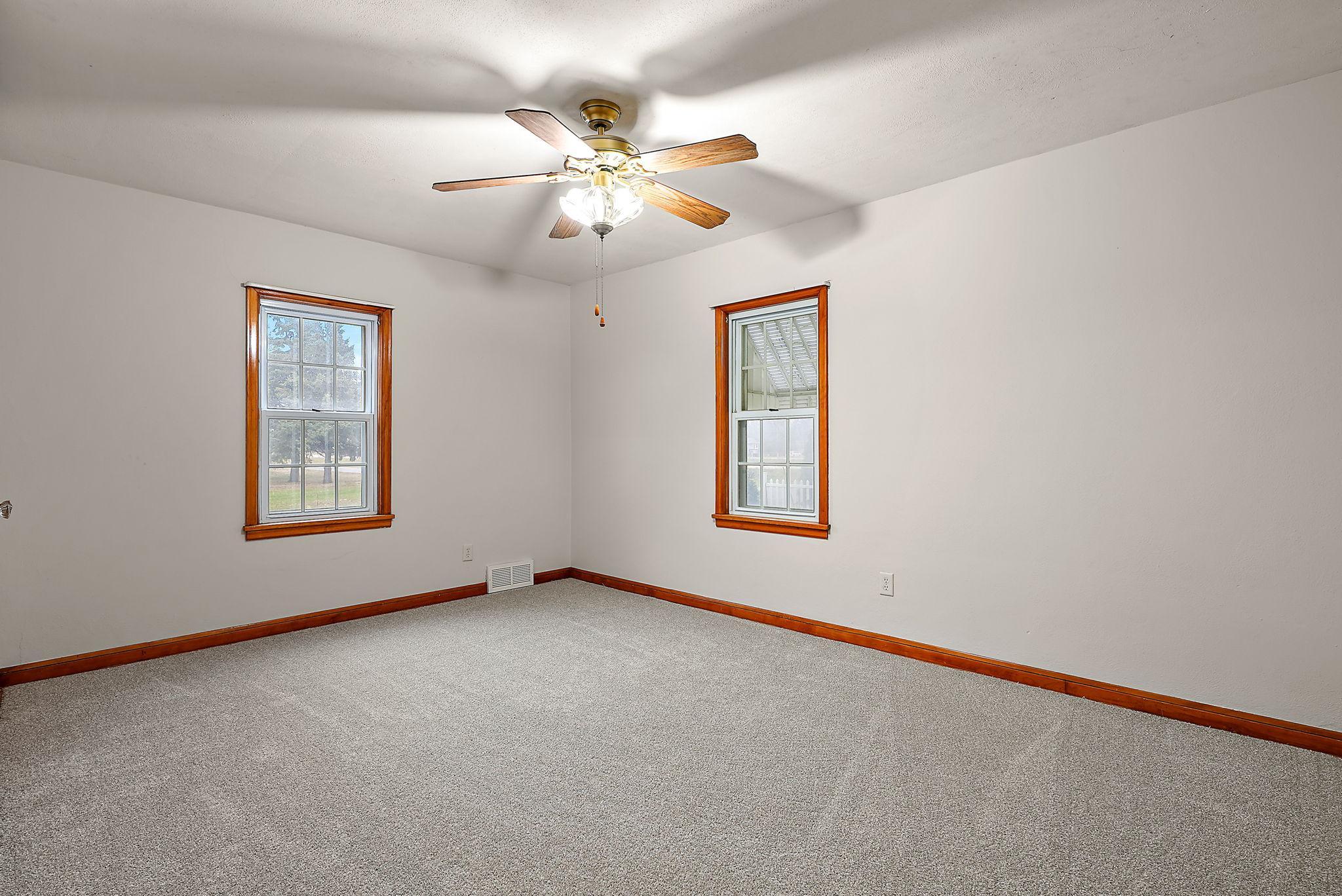 15717 Clayton Avenue E Property Photo 30